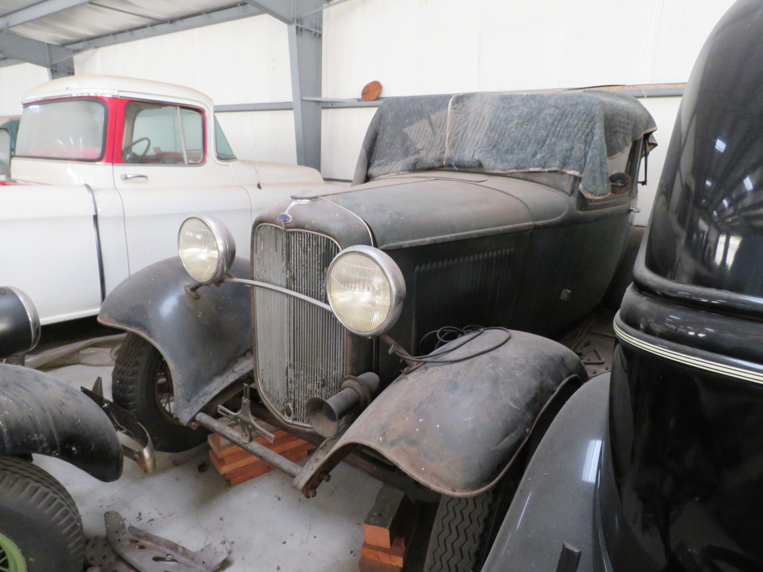 Massive Kansas ‘Barn Find’ Uncovers 133 Fine American Classics From 1930s Through 1970s