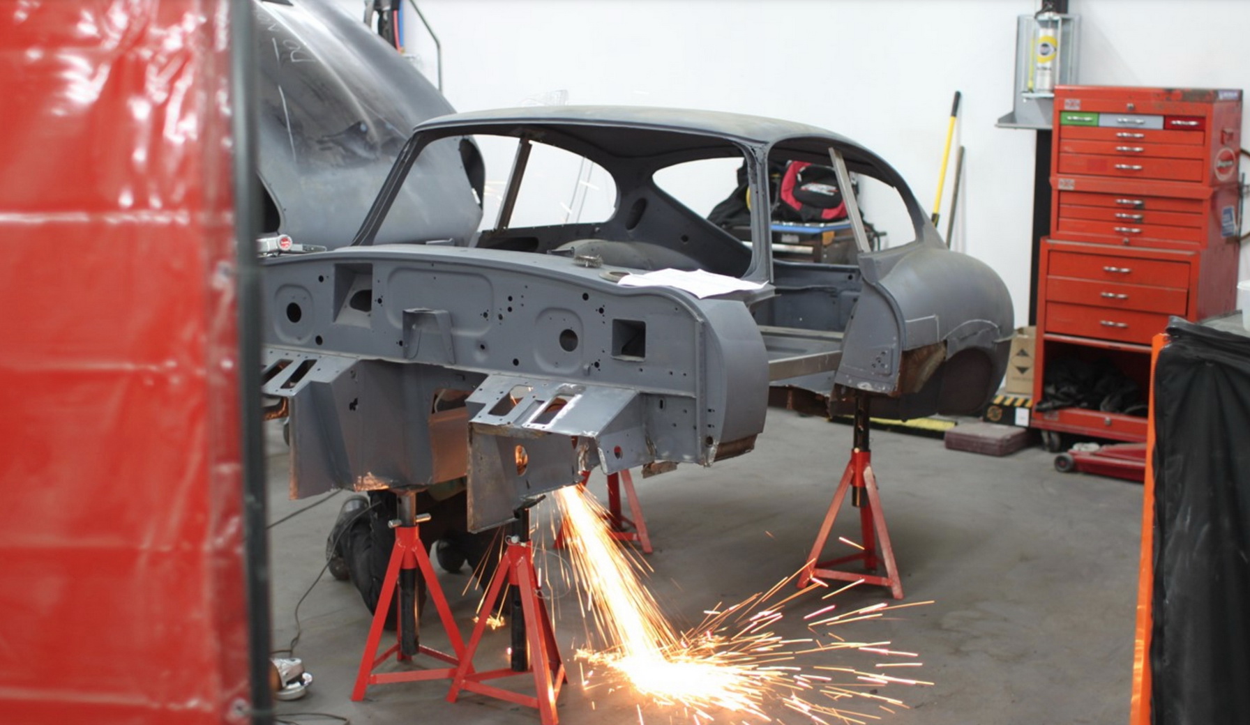 After Rusting Away In Lockdown For 40 Years, 1964 Jaguar E-Type Gets A New Lease On Life