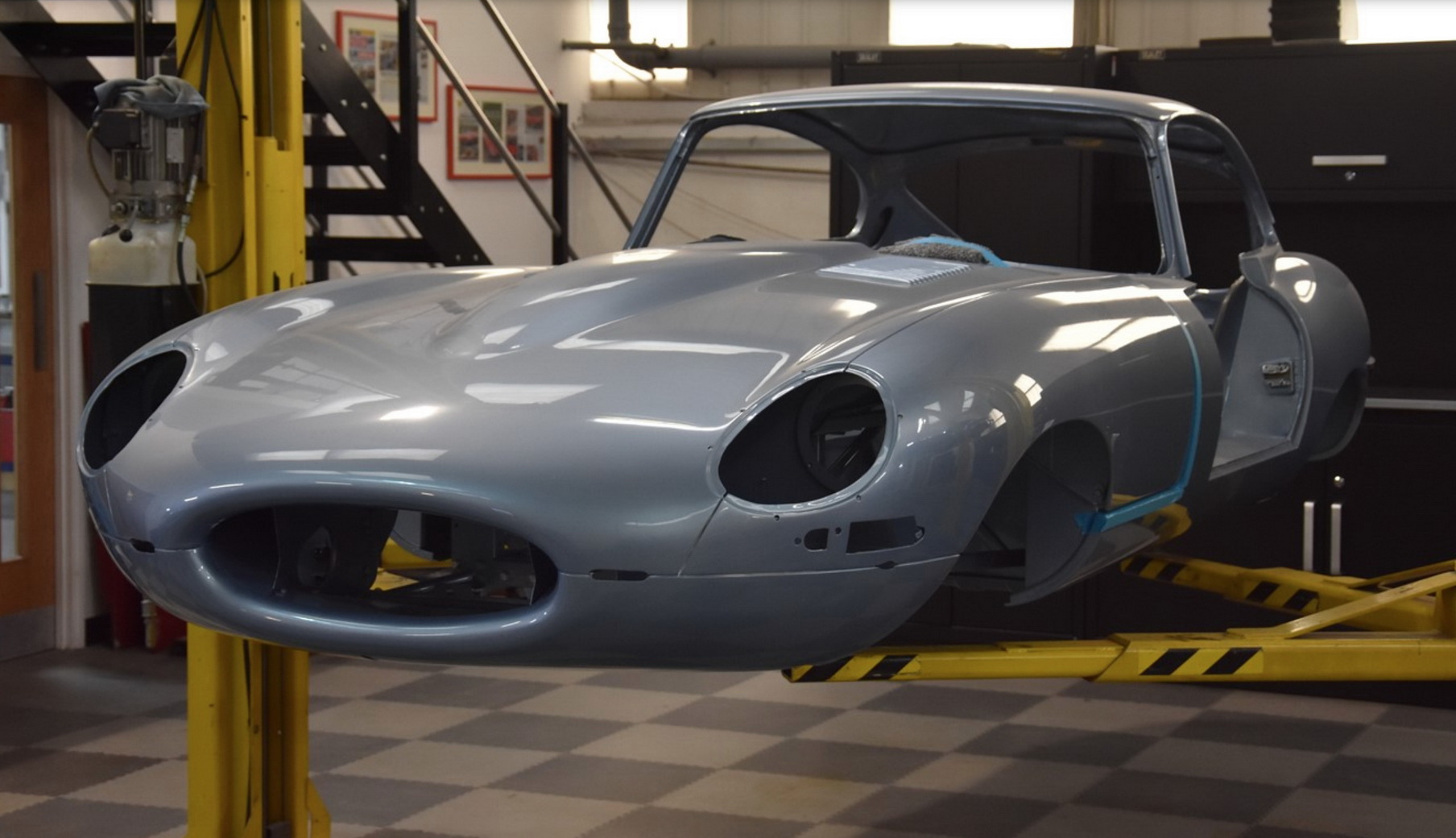 After Rusting Away In Lockdown For 40 Years, 1964 Jaguar E-Type Gets A New Lease On Life