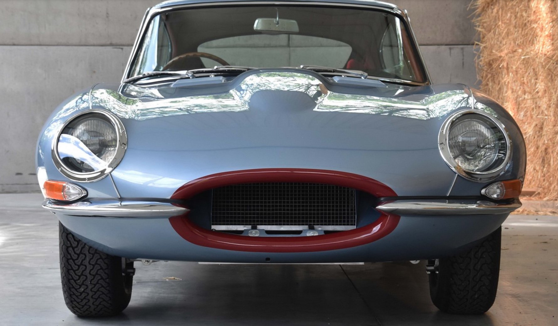 After Rusting Away In Lockdown For 40 Years, 1964 Jaguar E-Type Gets A New Lease On Life