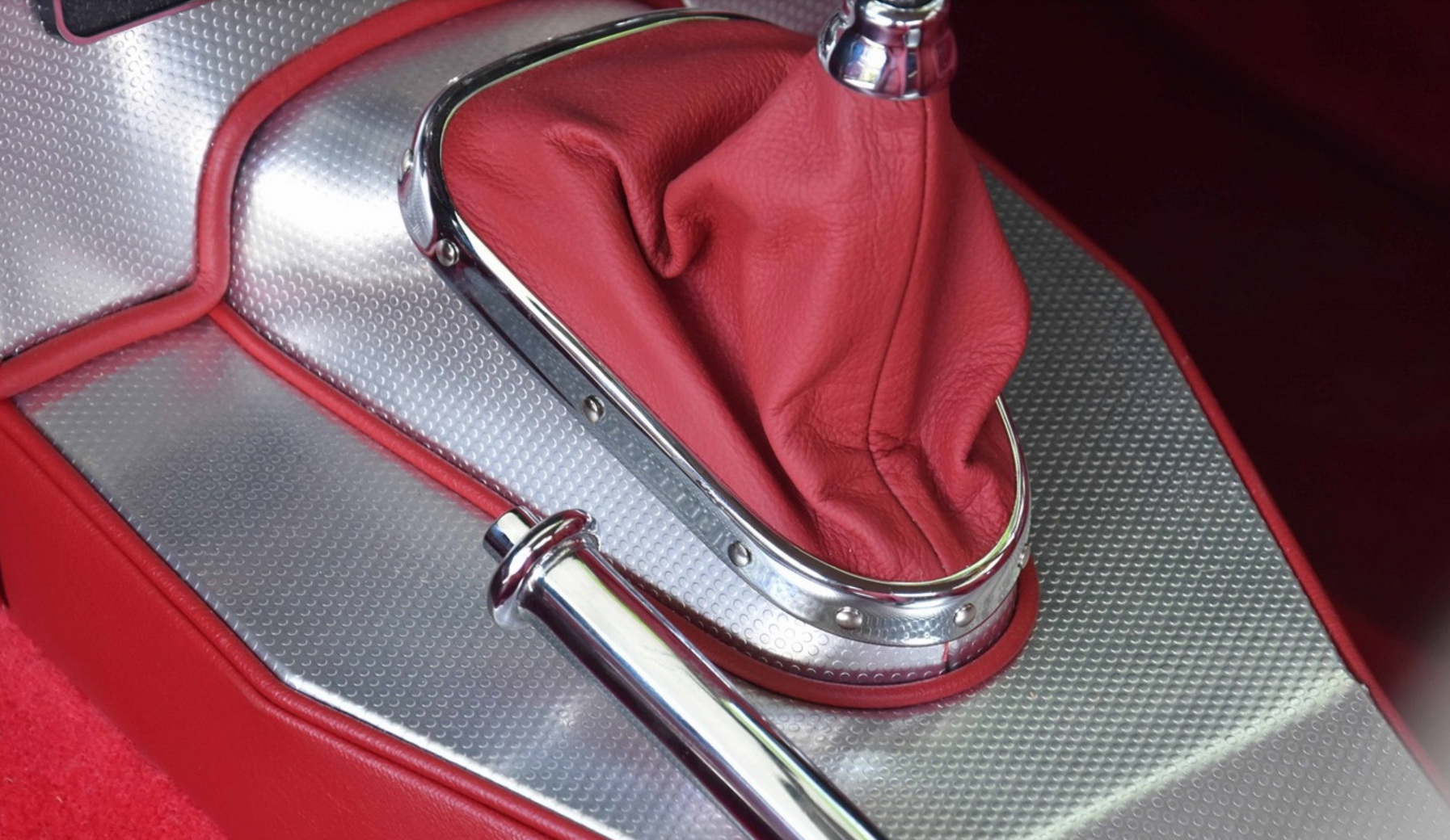 After Rusting Away In Lockdown For 40 Years, 1964 Jaguar E-Type Gets A New Lease On Life