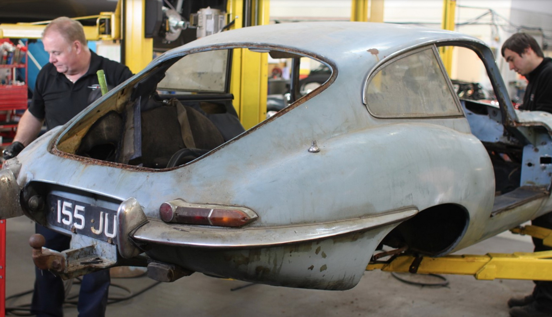 After Rusting Away In Lockdown For 40 Years, 1964 Jaguar E-Type Gets A New Lease On Life
