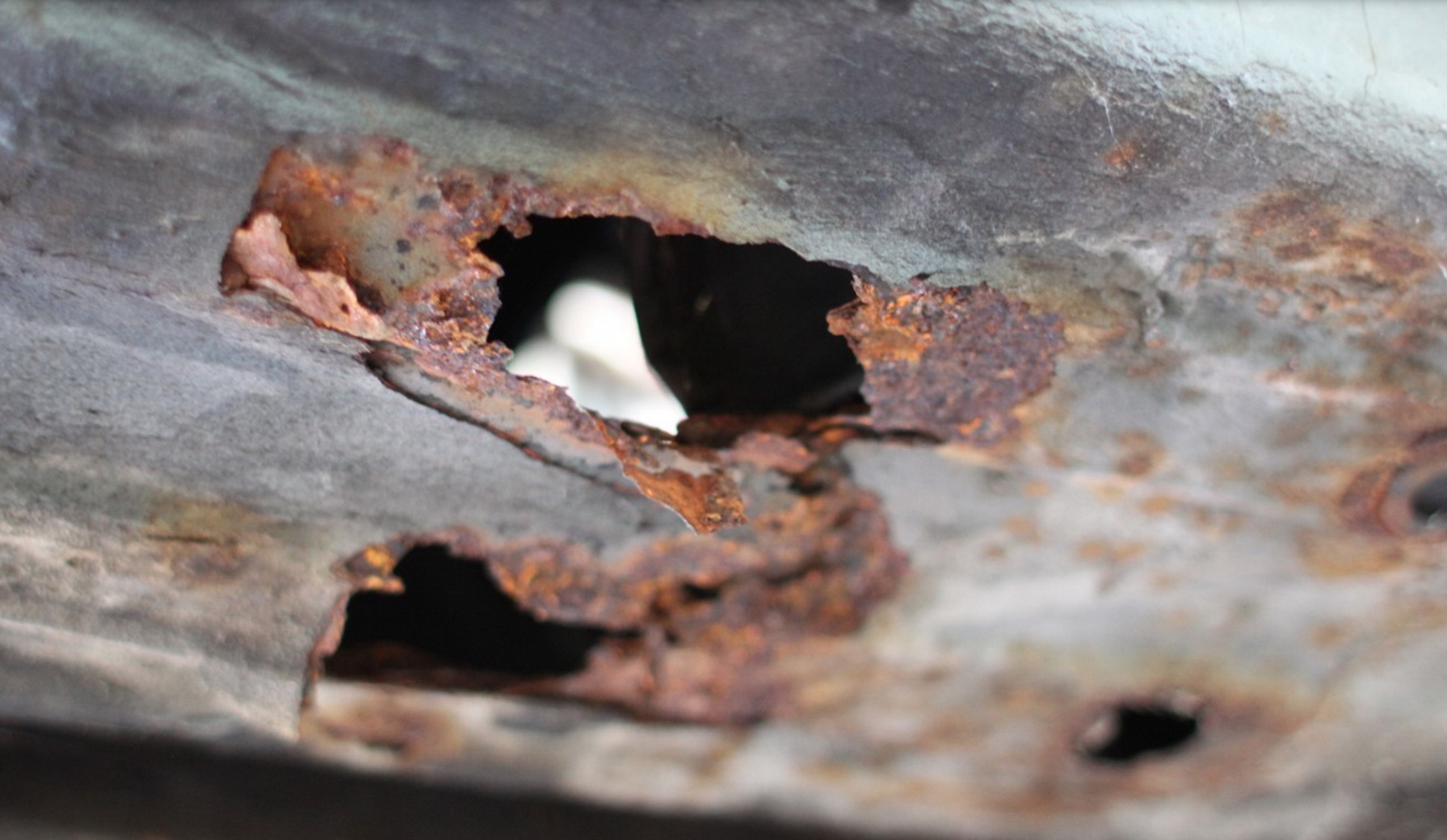 After Rusting Away In Lockdown For 40 Years, 1964 Jaguar E-Type Gets A New Lease On Life