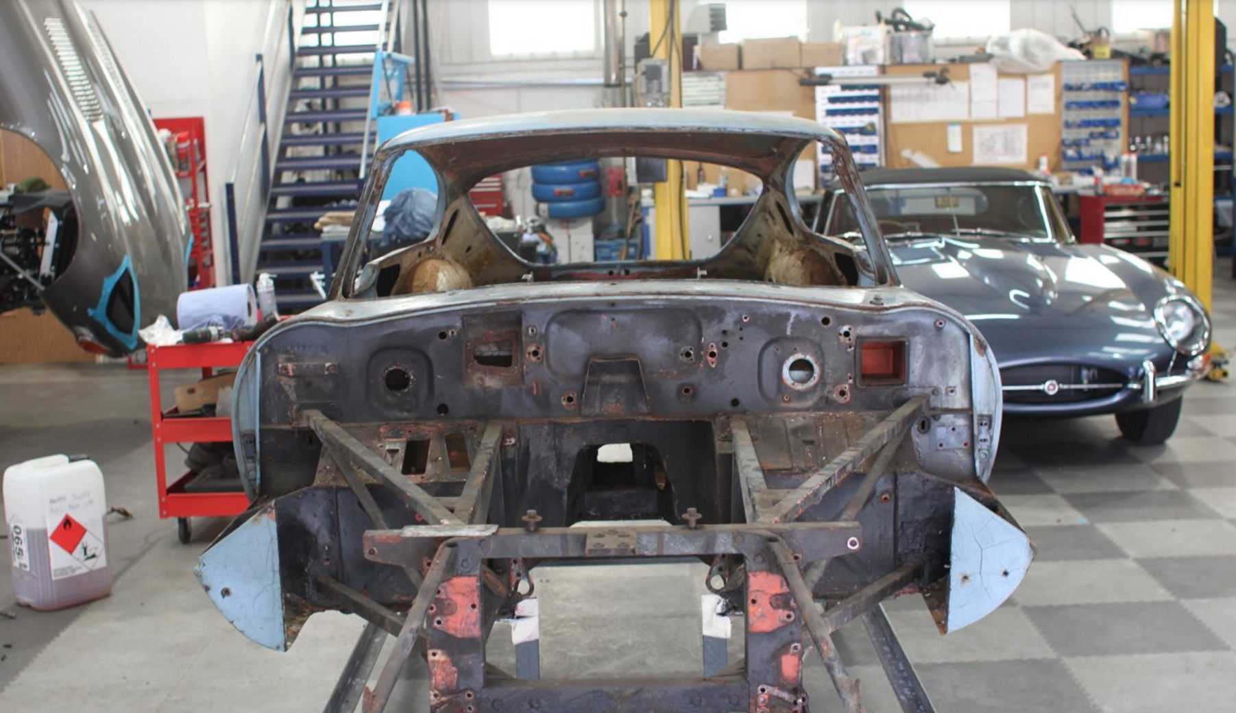 After Rusting Away In Lockdown For 40 Years, 1964 Jaguar E-Type Gets A New Lease On Life