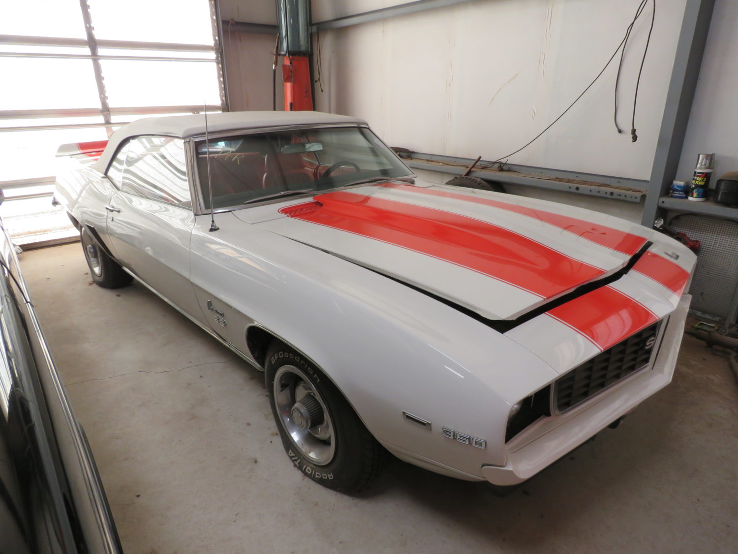 Massive Kansas ‘Barn Find’ Uncovers 133 Fine American Classics From 1930s Through 1970s