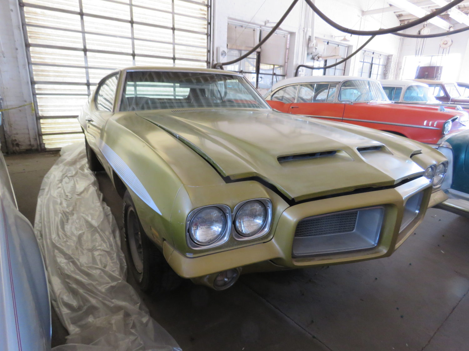 Massive Kansas ‘Barn Find’ Uncovers 133 Fine American Classics From 1930s Through 1970s