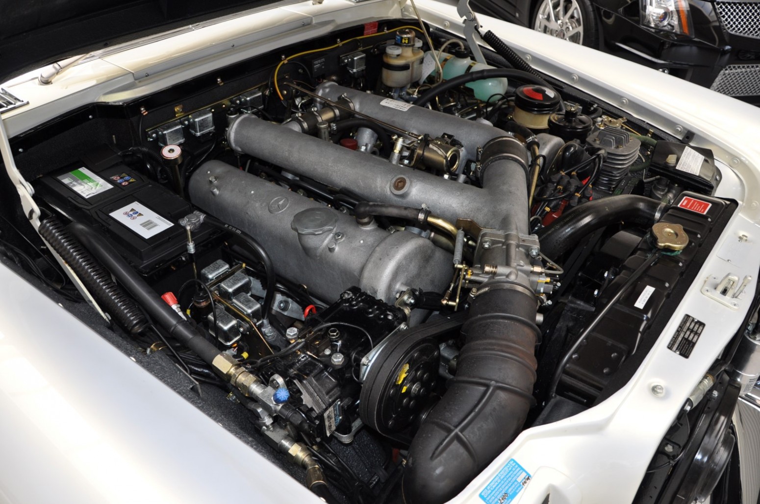 Roll Like A Tech-Savvy Dictator In 1975 Mercedes-Benz 600 Pullman Maybach Restomod