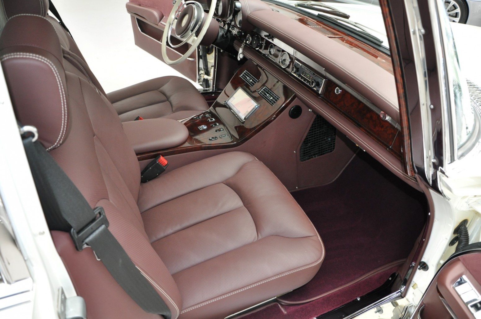 Roll Like A Tech-Savvy Dictator In 1975 Mercedes-Benz 600 Pullman Maybach Restomod