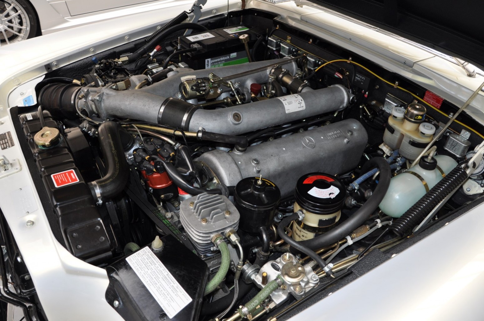 Roll Like A Tech-Savvy Dictator In 1975 Mercedes-Benz 600 Pullman Maybach Restomod