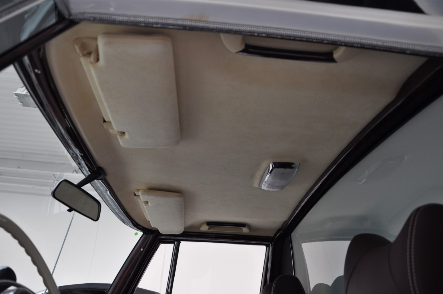 Roll Like A Tech-Savvy Dictator In 1975 Mercedes-Benz 600 Pullman Maybach Restomod