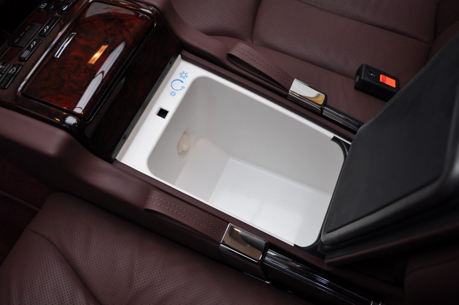 Roll Like A Tech-Savvy Dictator In 1975 Mercedes-Benz 600 Pullman Maybach Restomod