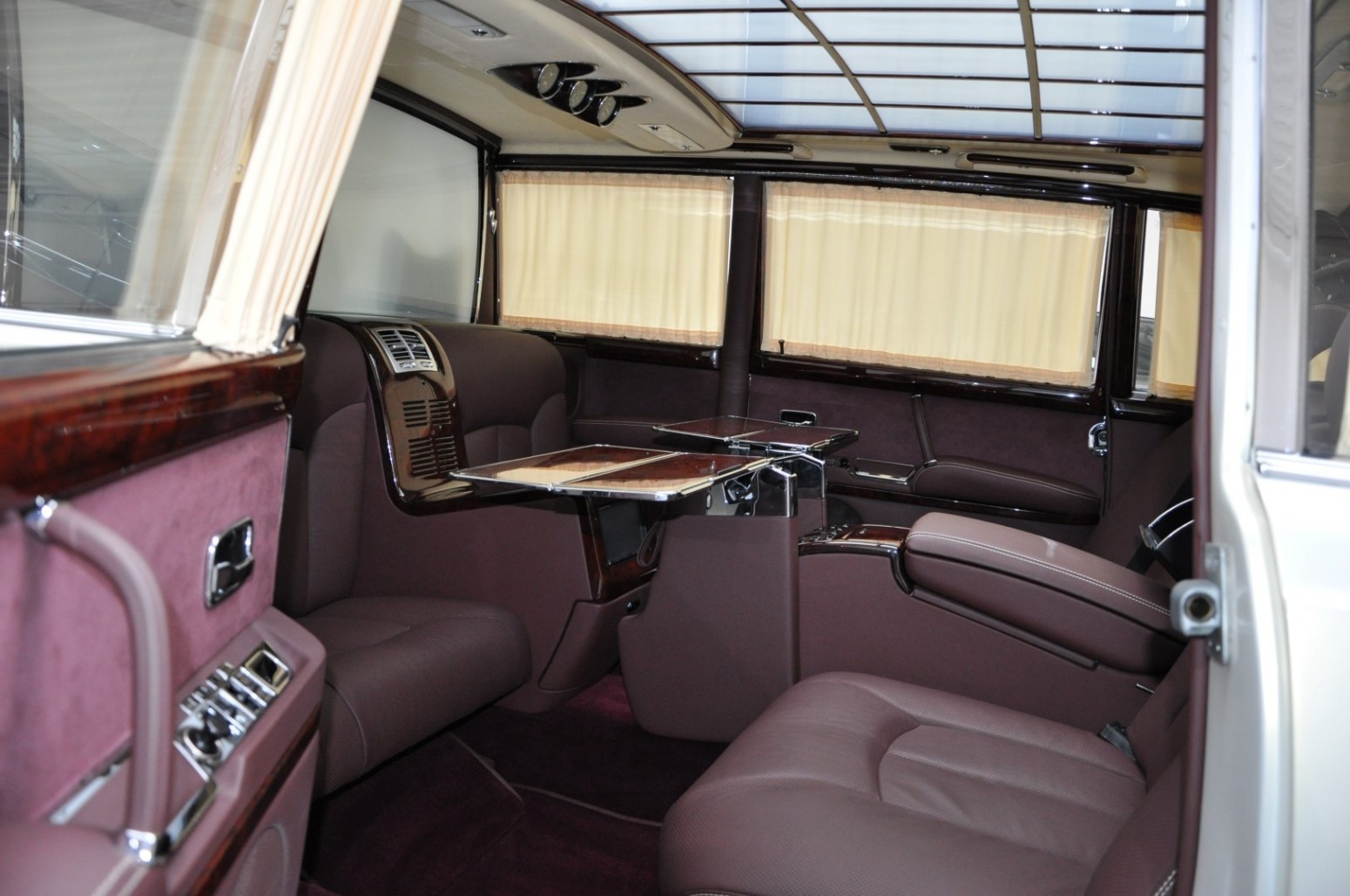 Roll Like A Tech-Savvy Dictator In 1975 Mercedes-Benz 600 Pullman Maybach Restomod