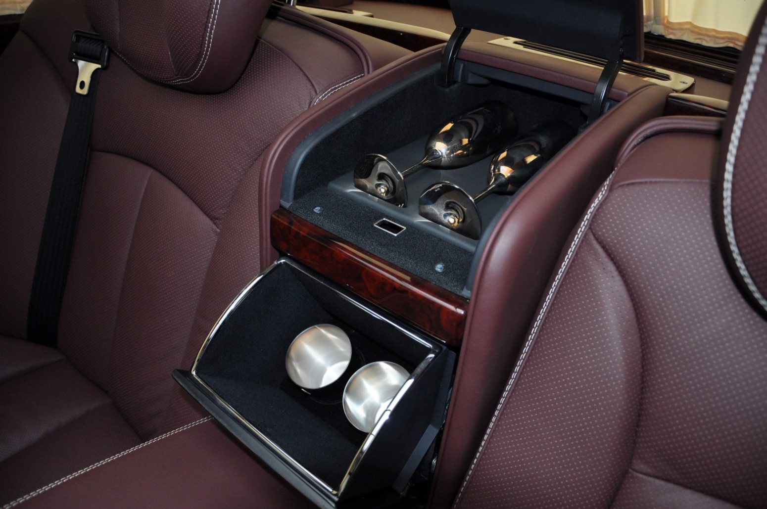 Roll Like A Tech-Savvy Dictator In 1975 Mercedes-Benz 600 Pullman Maybach Restomod