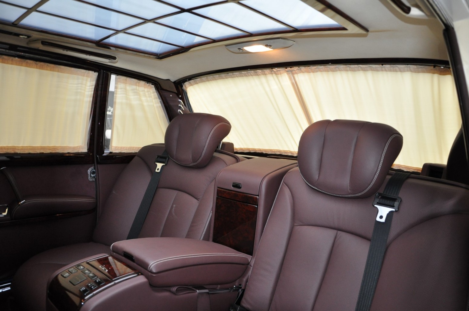 Roll Like A Tech-Savvy Dictator In 1975 Mercedes-Benz 600 Pullman Maybach Restomod