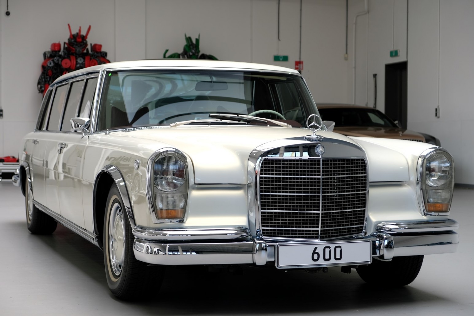 Roll Like A Tech-Savvy Dictator In 1975 Mercedes-Benz 600 Pullman Maybach Restomod
