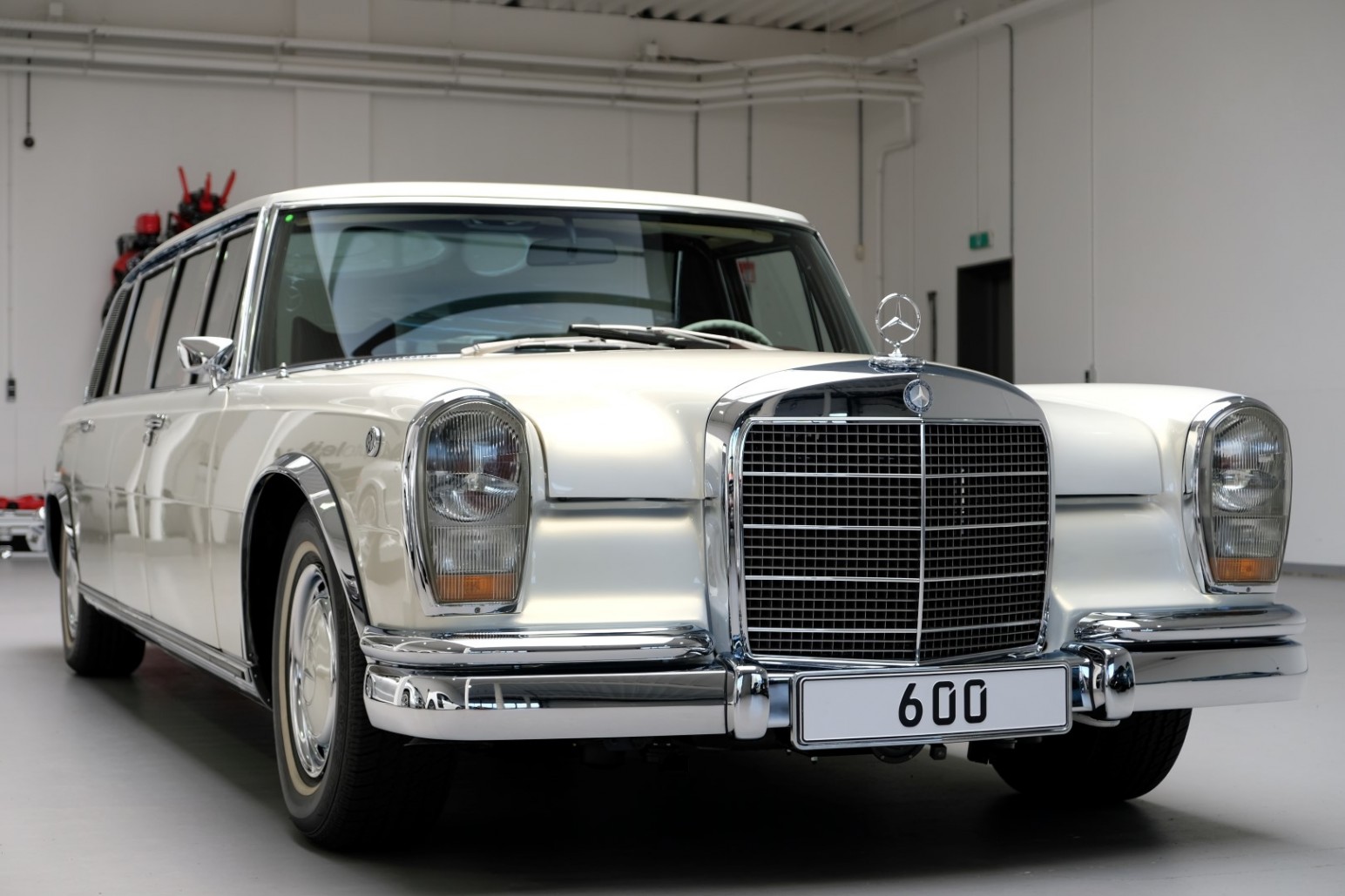 Roll Like A Tech-Savvy Dictator In 1975 Mercedes-Benz 600 Pullman Maybach Restomod