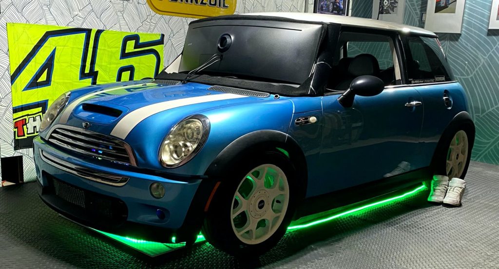  This Guy Turned A MINI Cooper S Into A Racing Simulator For His Basement