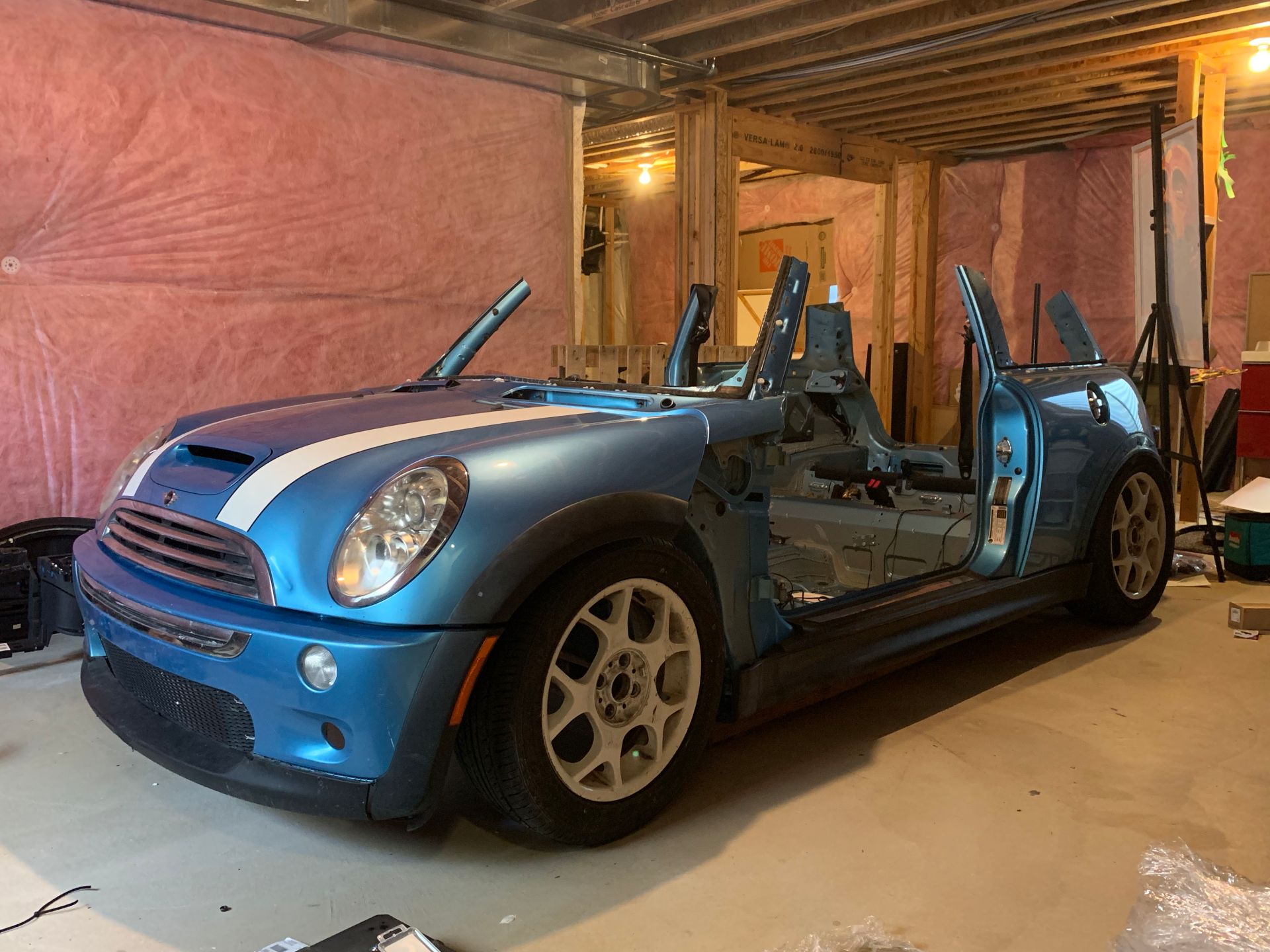 This Guy Turned A MINI Cooper S Into A Racing Simulator For His Basement