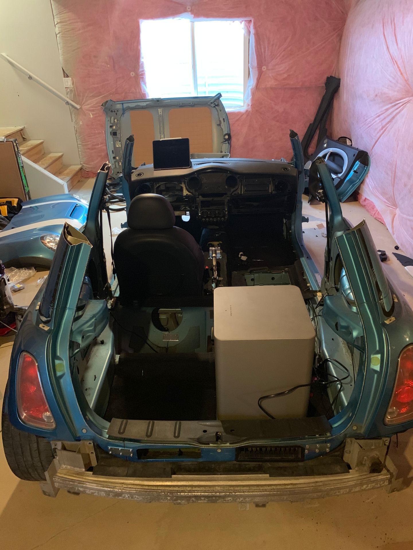This Guy Turned A MINI Cooper S Into A Racing Simulator For His Basement