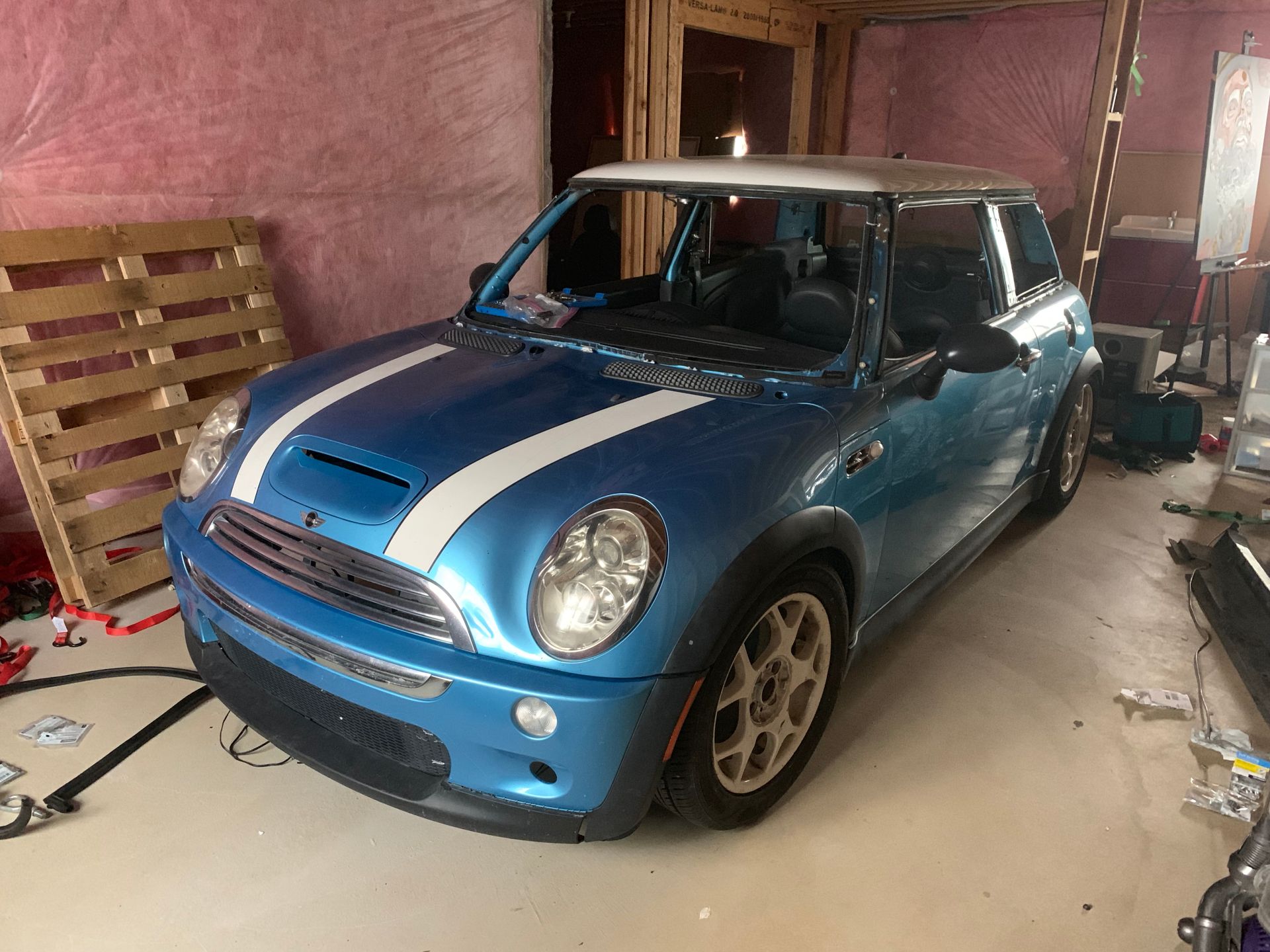 This Guy Turned A MINI Cooper S Into A Racing Simulator For His Basement