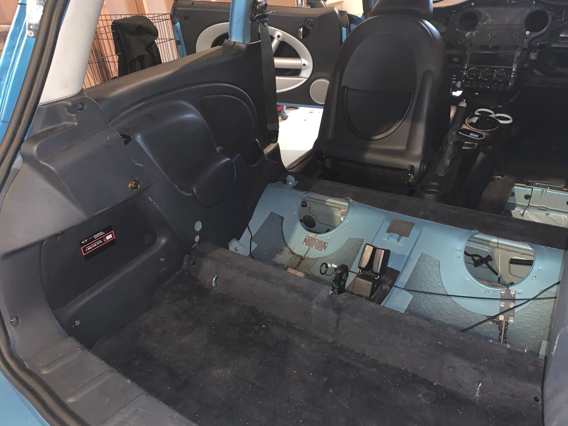 This Guy Turned A MINI Cooper S Into A Racing Simulator For His Basement