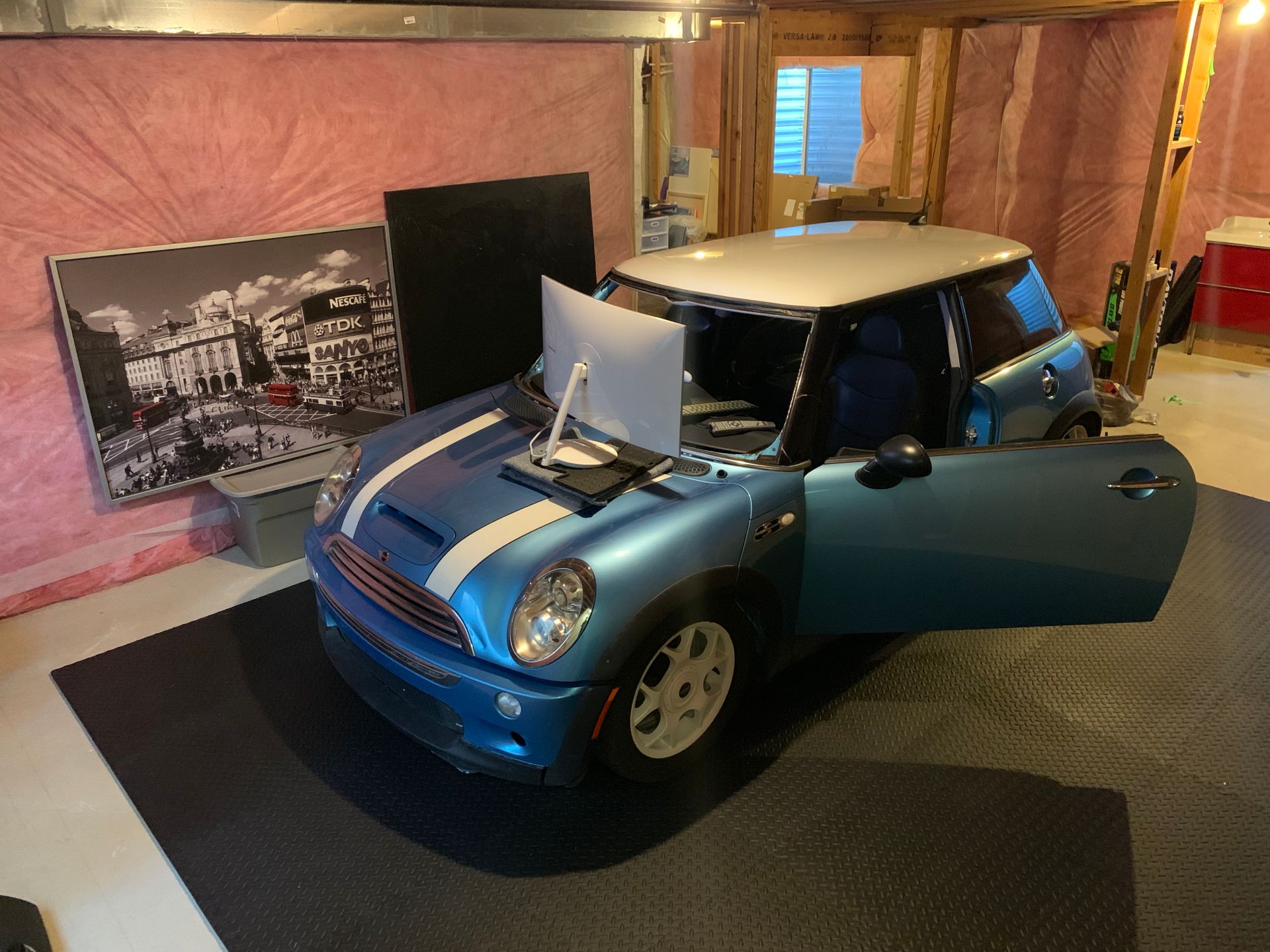 This Guy Turned A MINI Cooper S Into A Racing Simulator For His Basement
