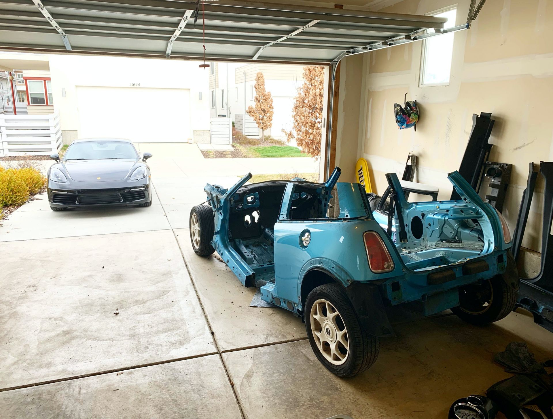This Guy Turned A MINI Cooper S Into A Racing Simulator For His Basement