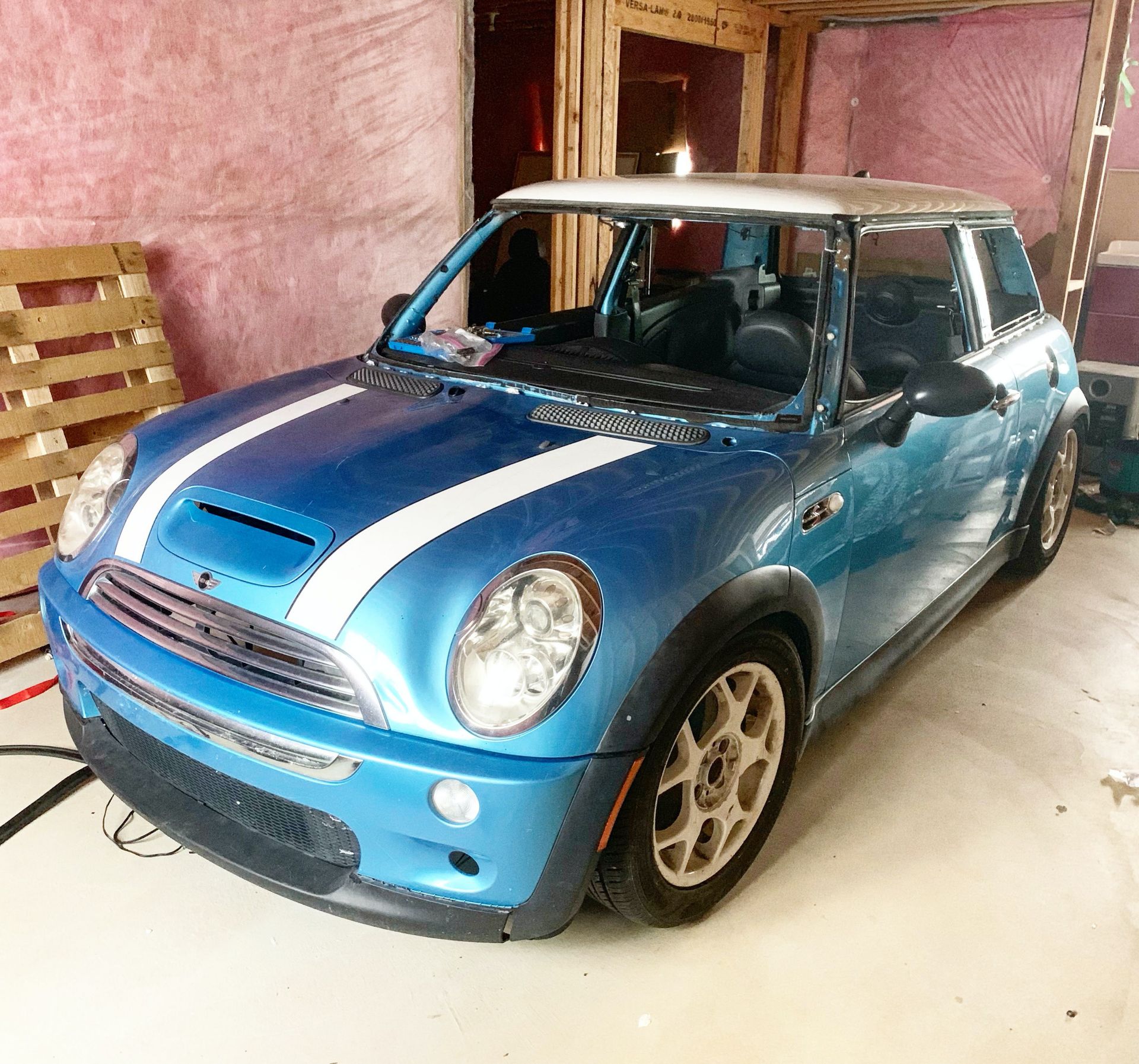 This Guy Turned A MINI Cooper S Into A Racing Simulator For His Basement