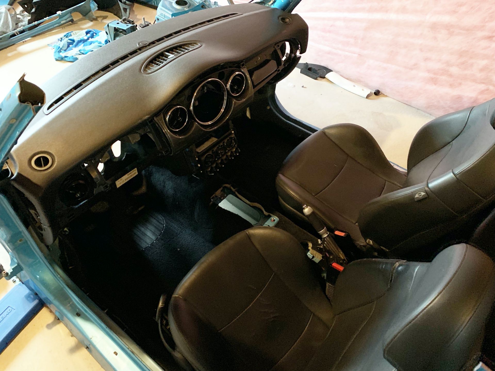 This Guy Turned A MINI Cooper S Into A Racing Simulator For His Basement