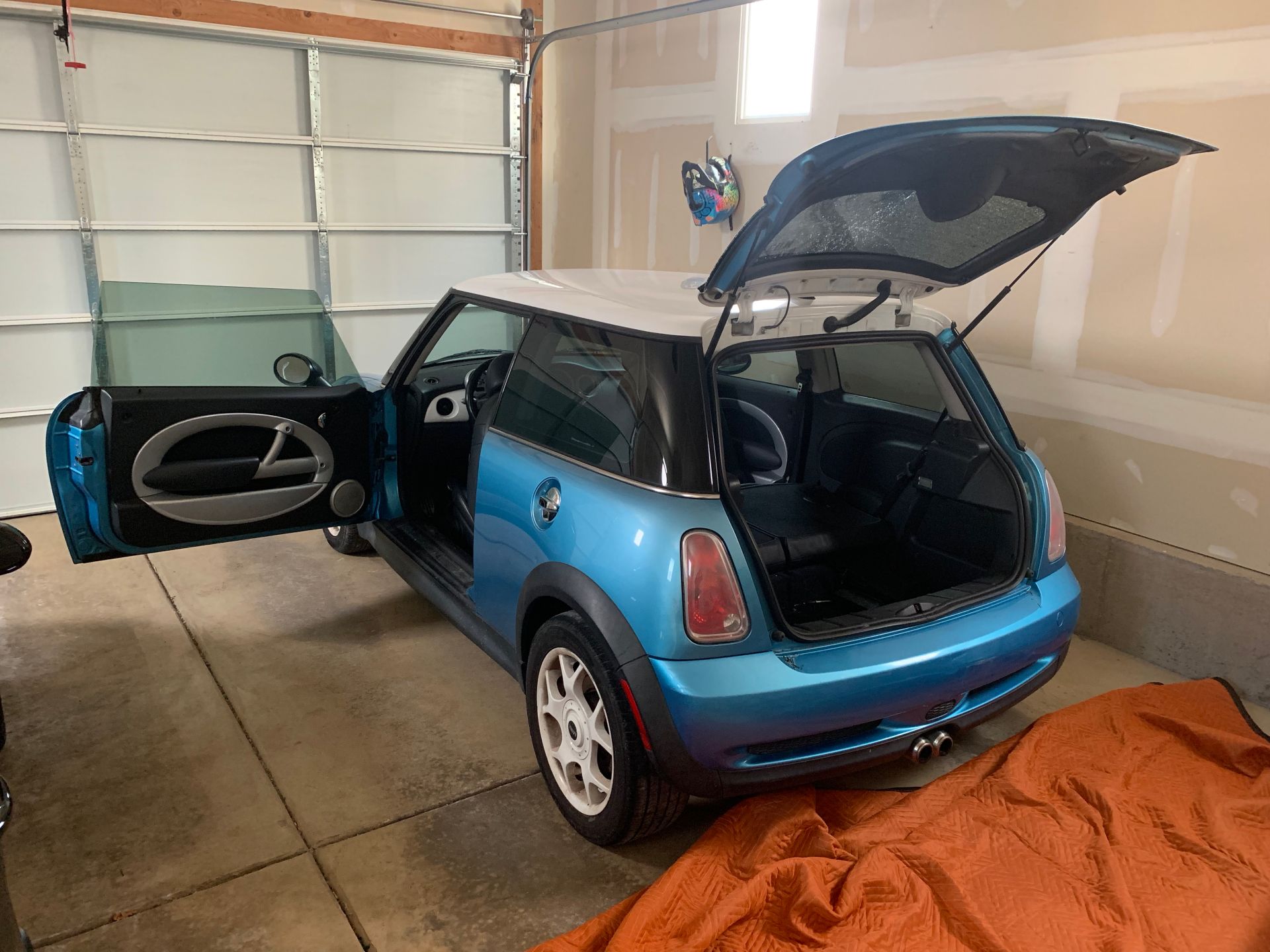 This Guy Turned A MINI Cooper S Into A Racing Simulator For His Basement
