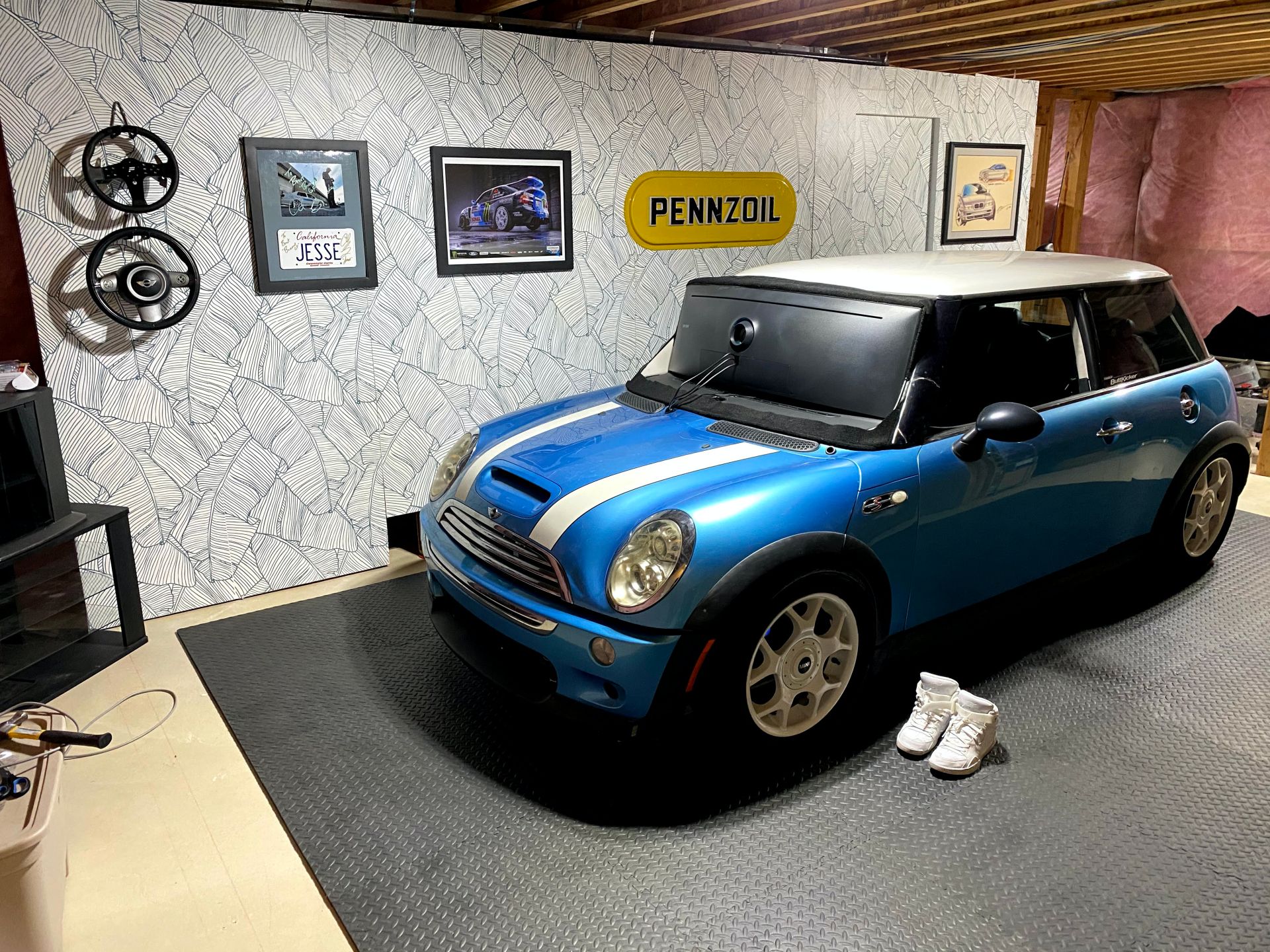 This Guy Turned A MINI Cooper S Into A Racing Simulator For His Basement
