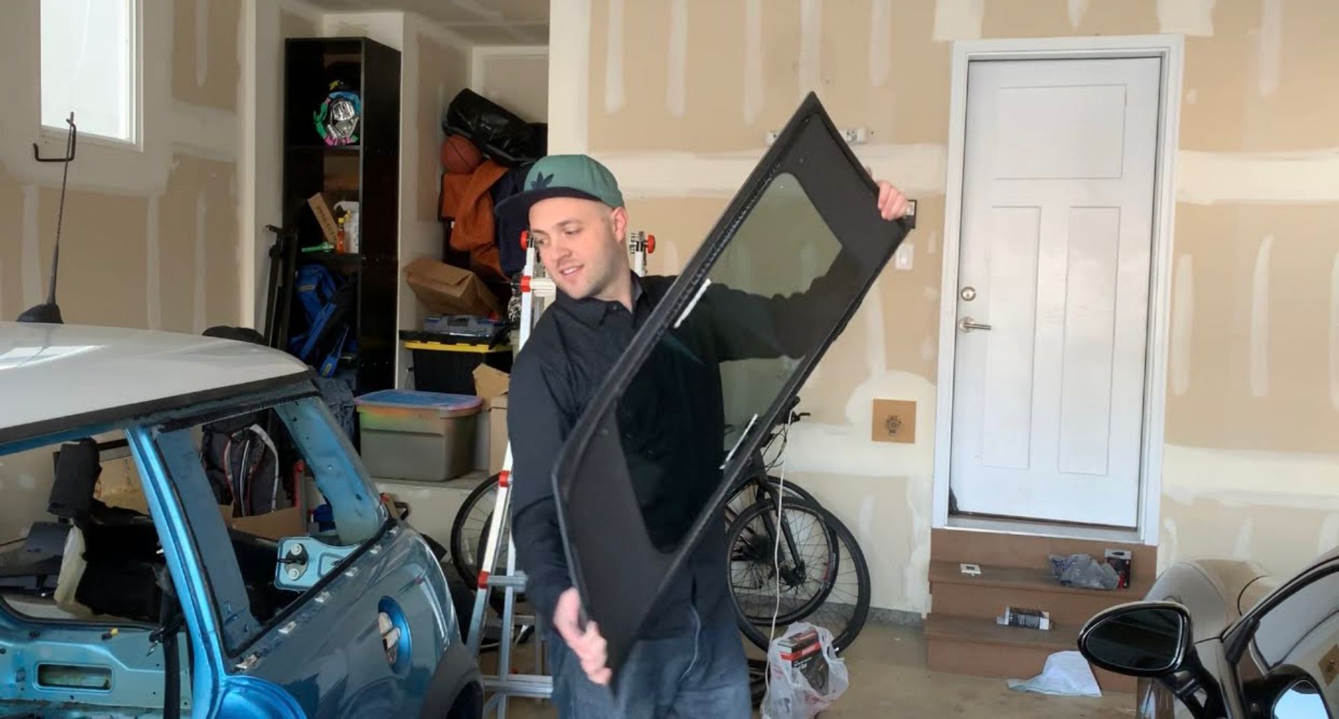 This Guy Turned A MINI Cooper S Into A Racing Simulator For His Basement