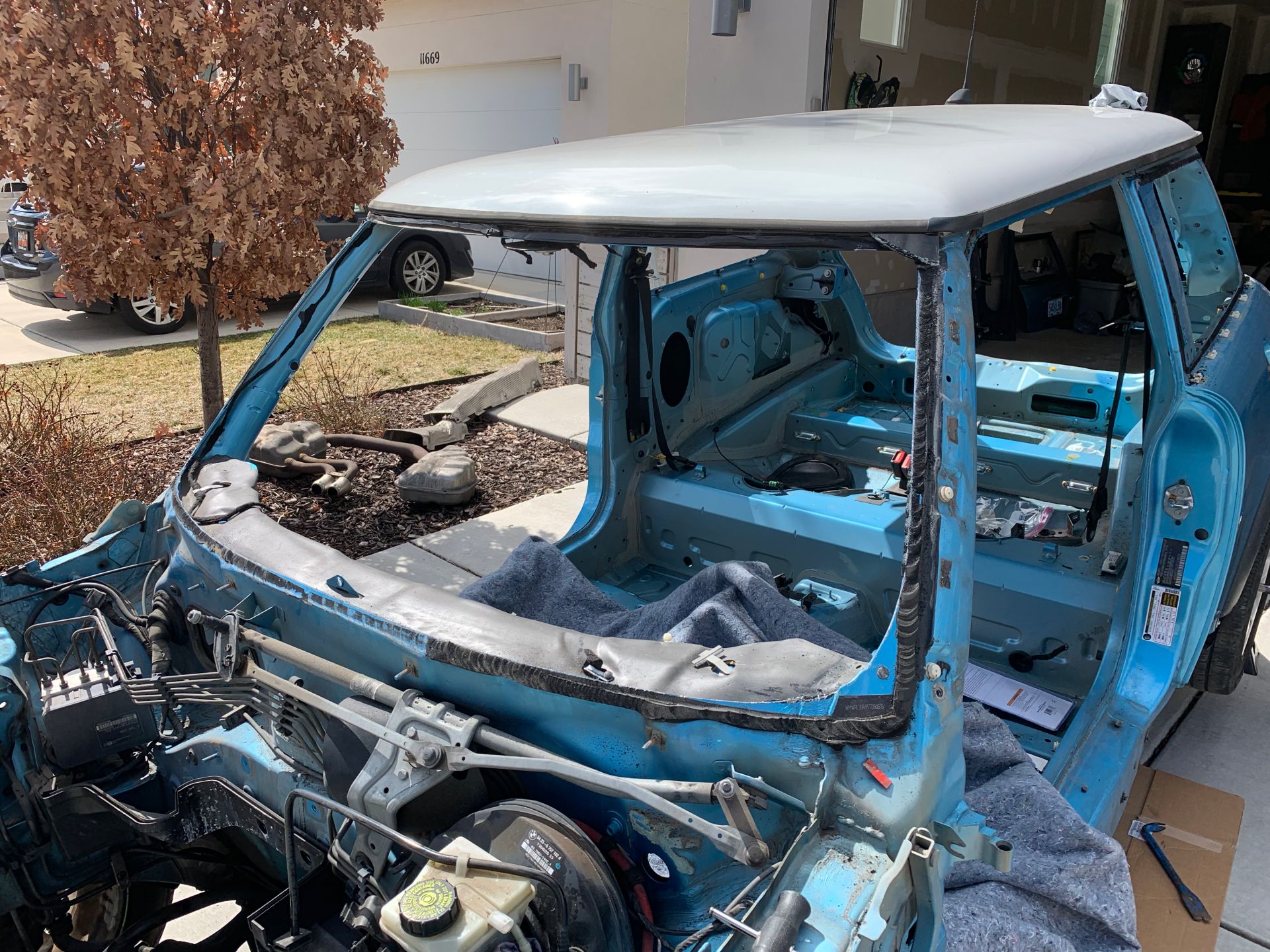 This Guy Turned A MINI Cooper S Into A Racing Simulator For His Basement