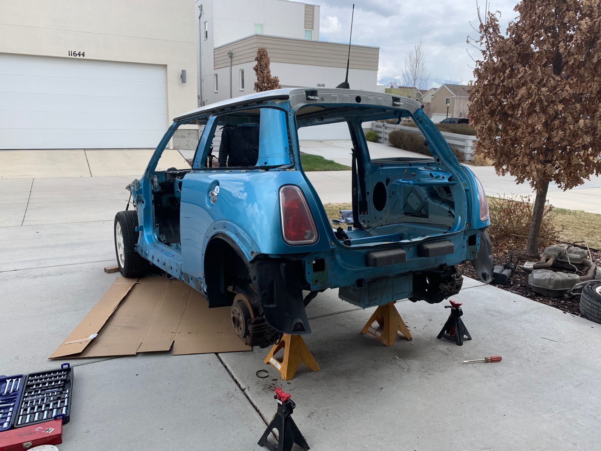 This Guy Turned A MINI Cooper S Into A Racing Simulator For His Basement
