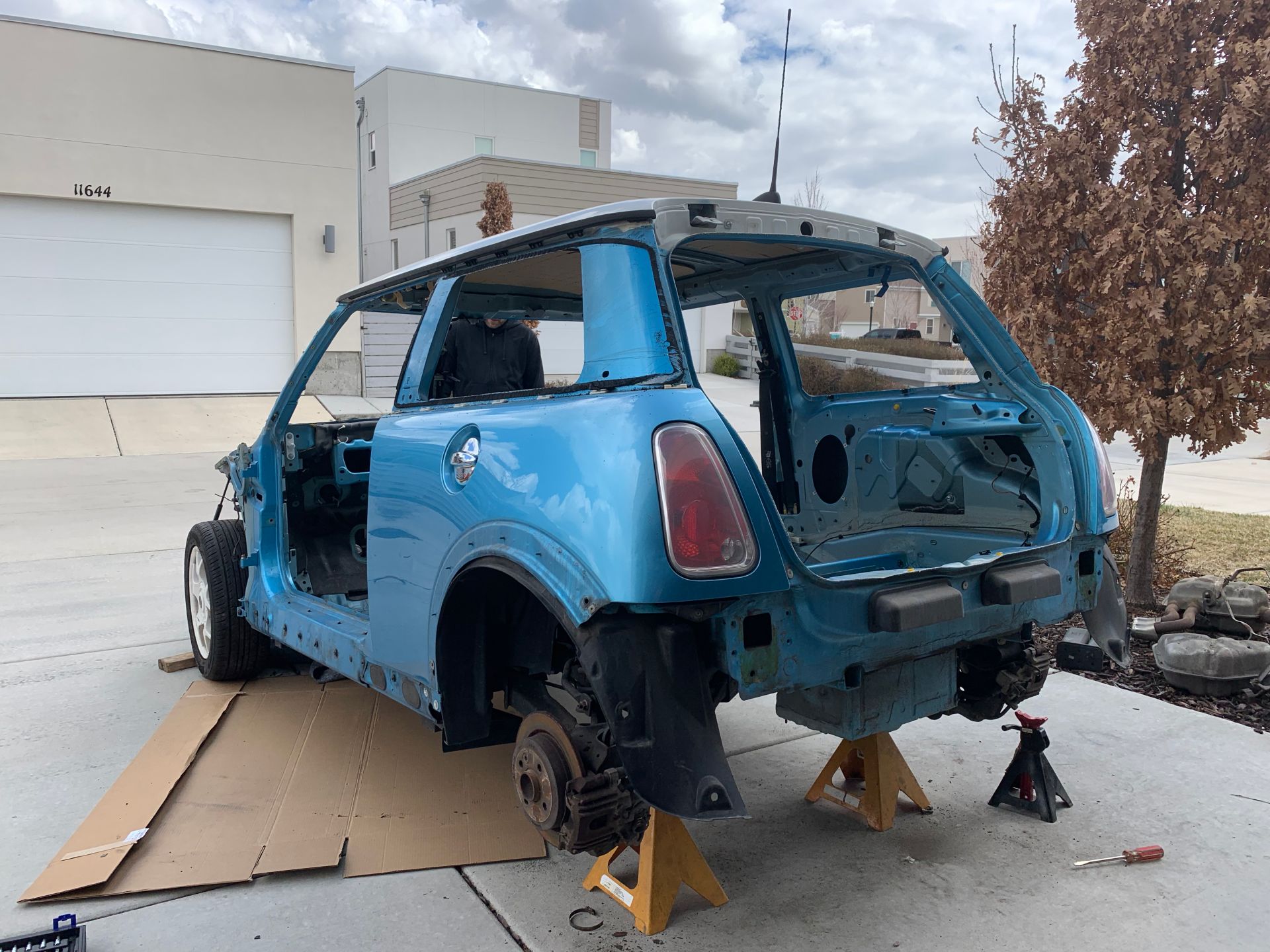 This Guy Turned A MINI Cooper S Into A Racing Simulator For His Basement