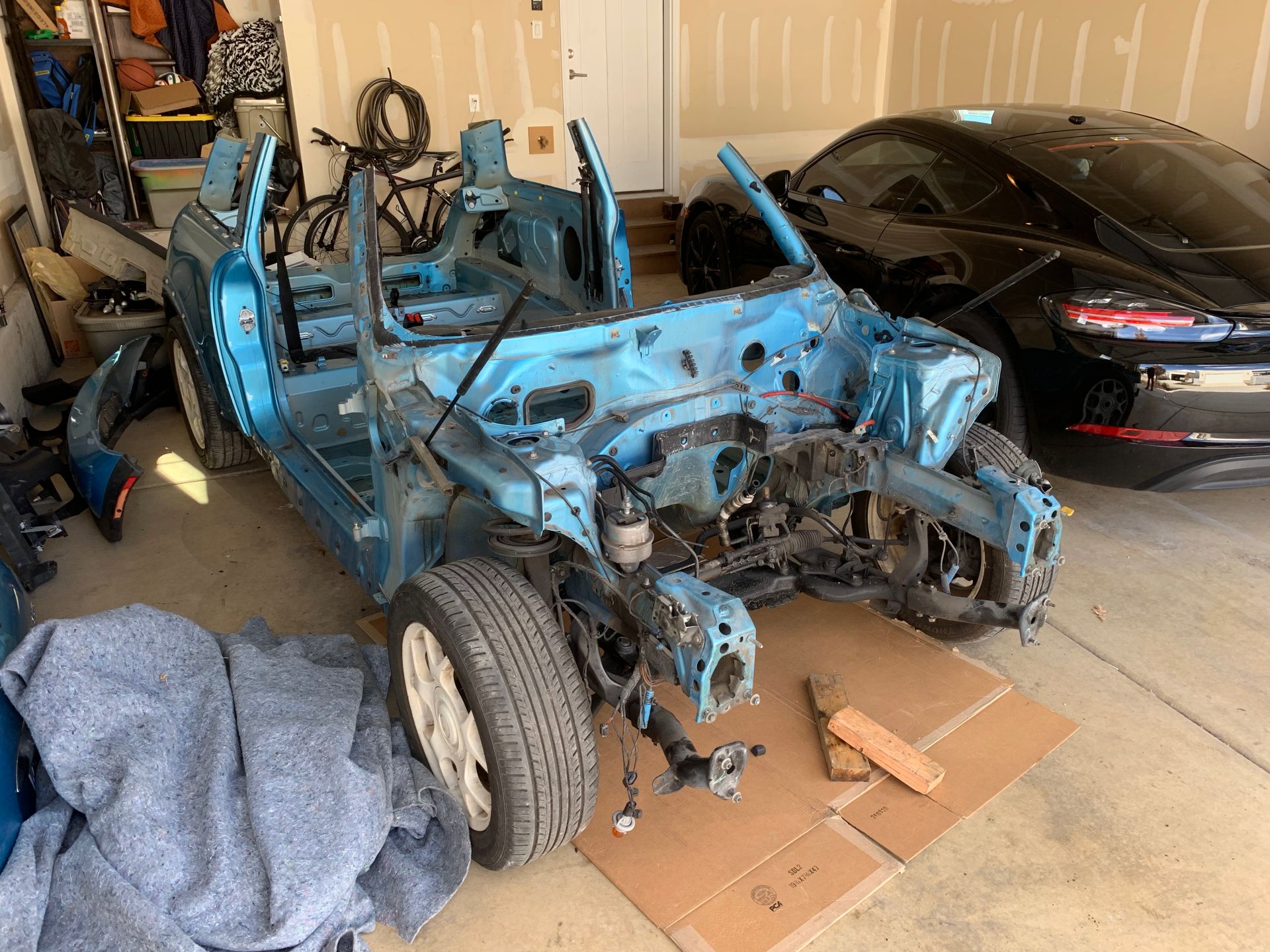 This Guy Turned A MINI Cooper S Into A Racing Simulator For His Basement