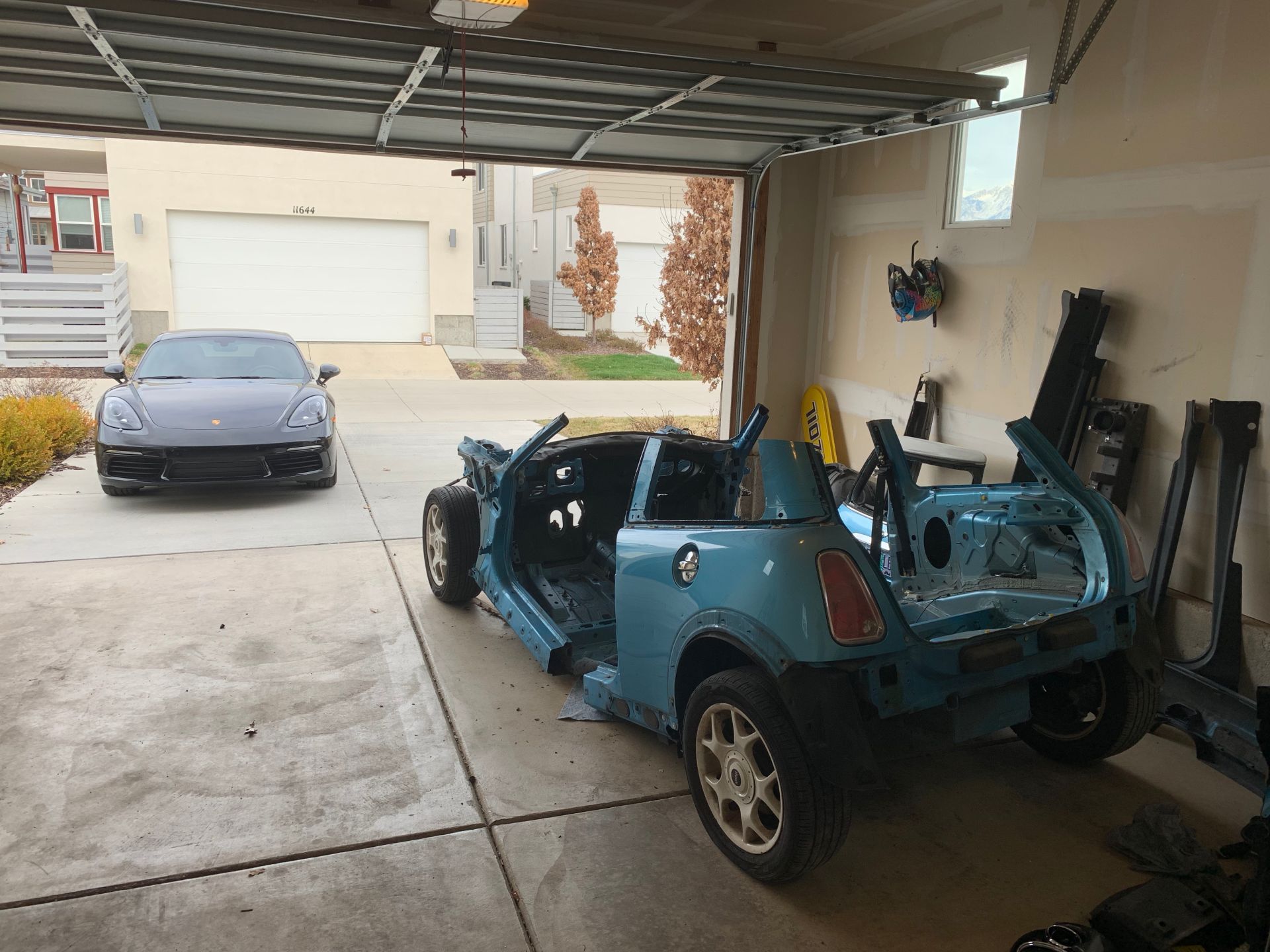 This Guy Turned A MINI Cooper S Into A Racing Simulator For His Basement