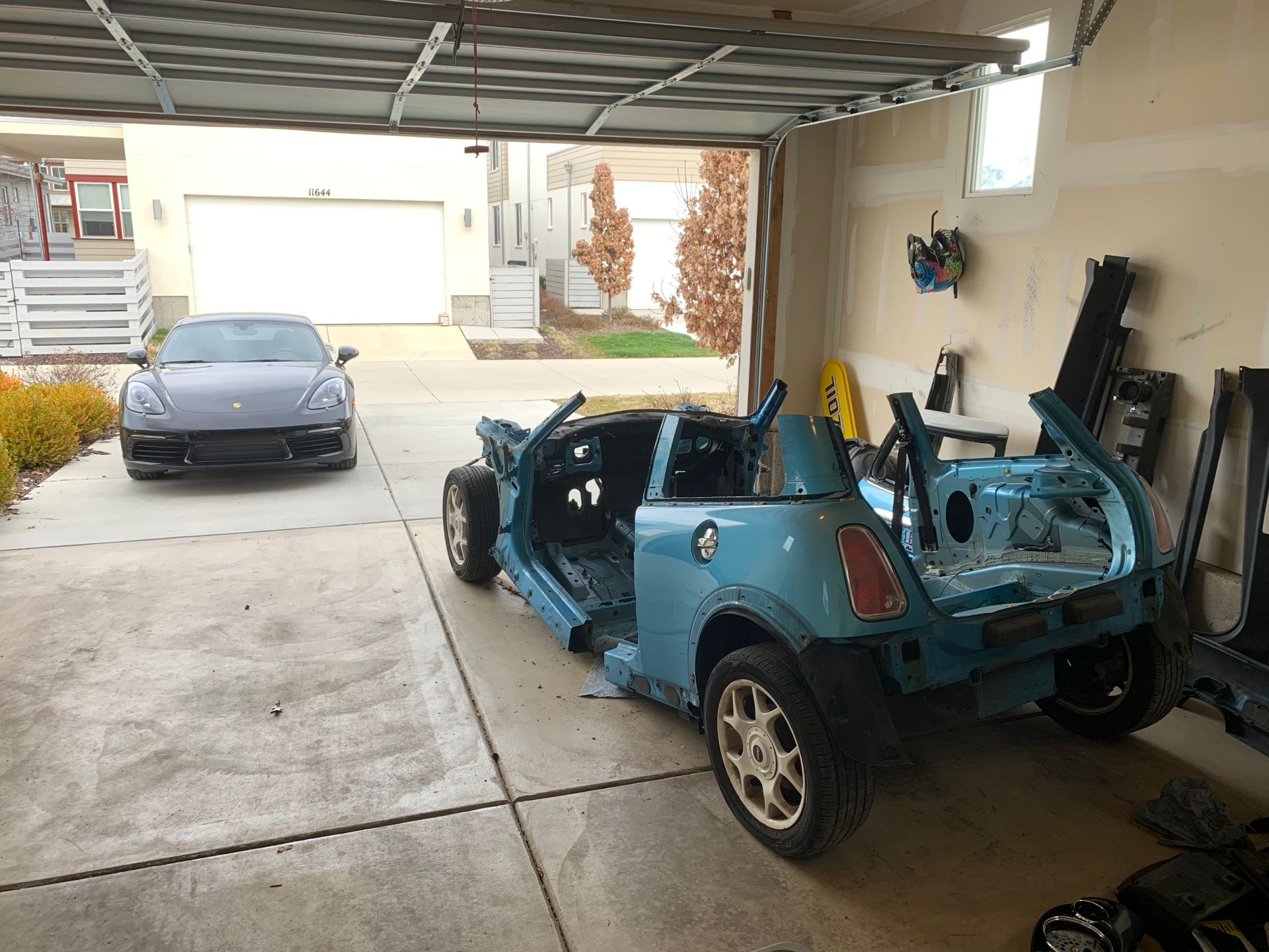 This Guy Turned A MINI Cooper S Into A Racing Simulator For His Basement