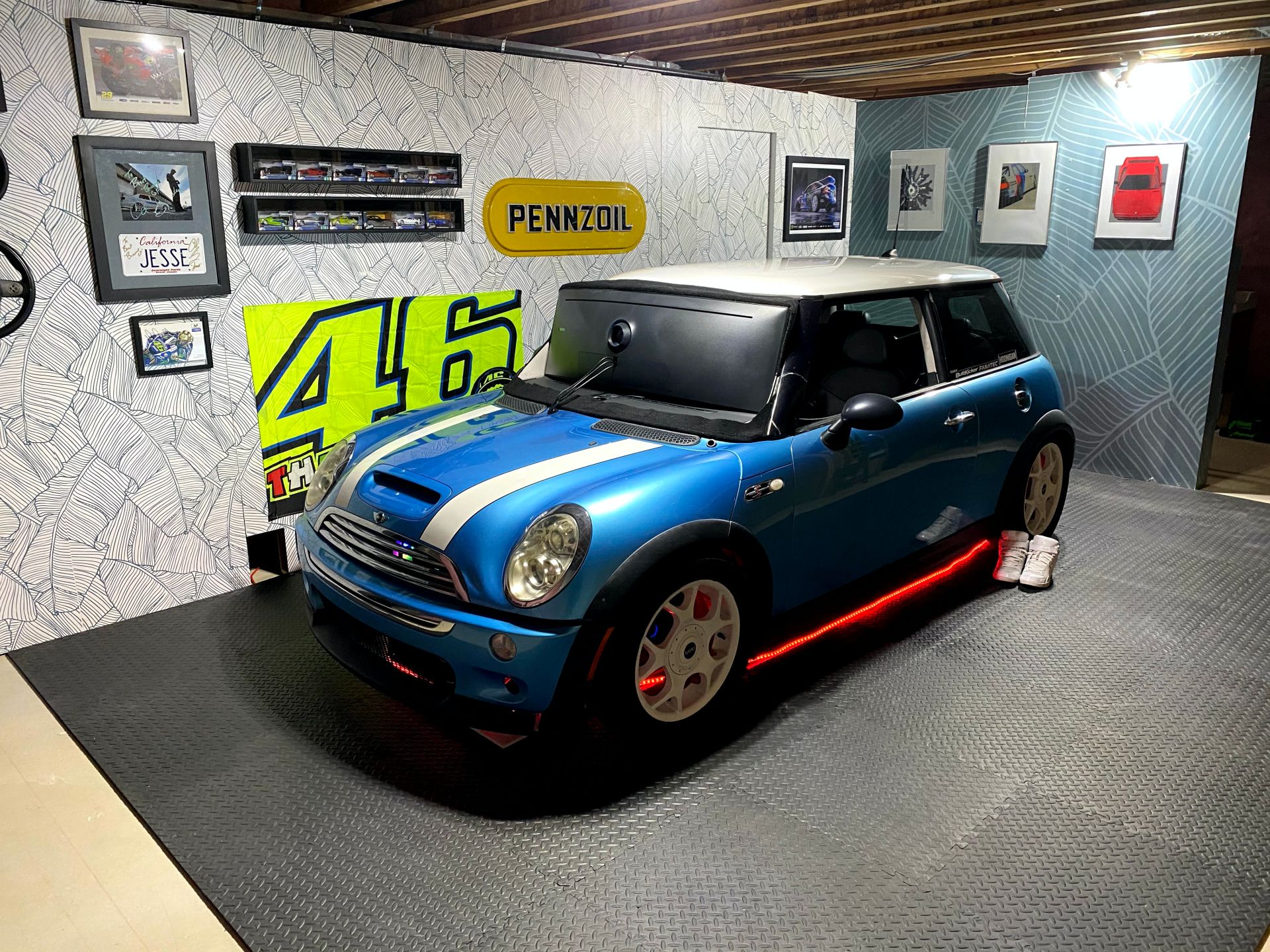 This Guy Turned A MINI Cooper S Into A Racing Simulator For His Basement