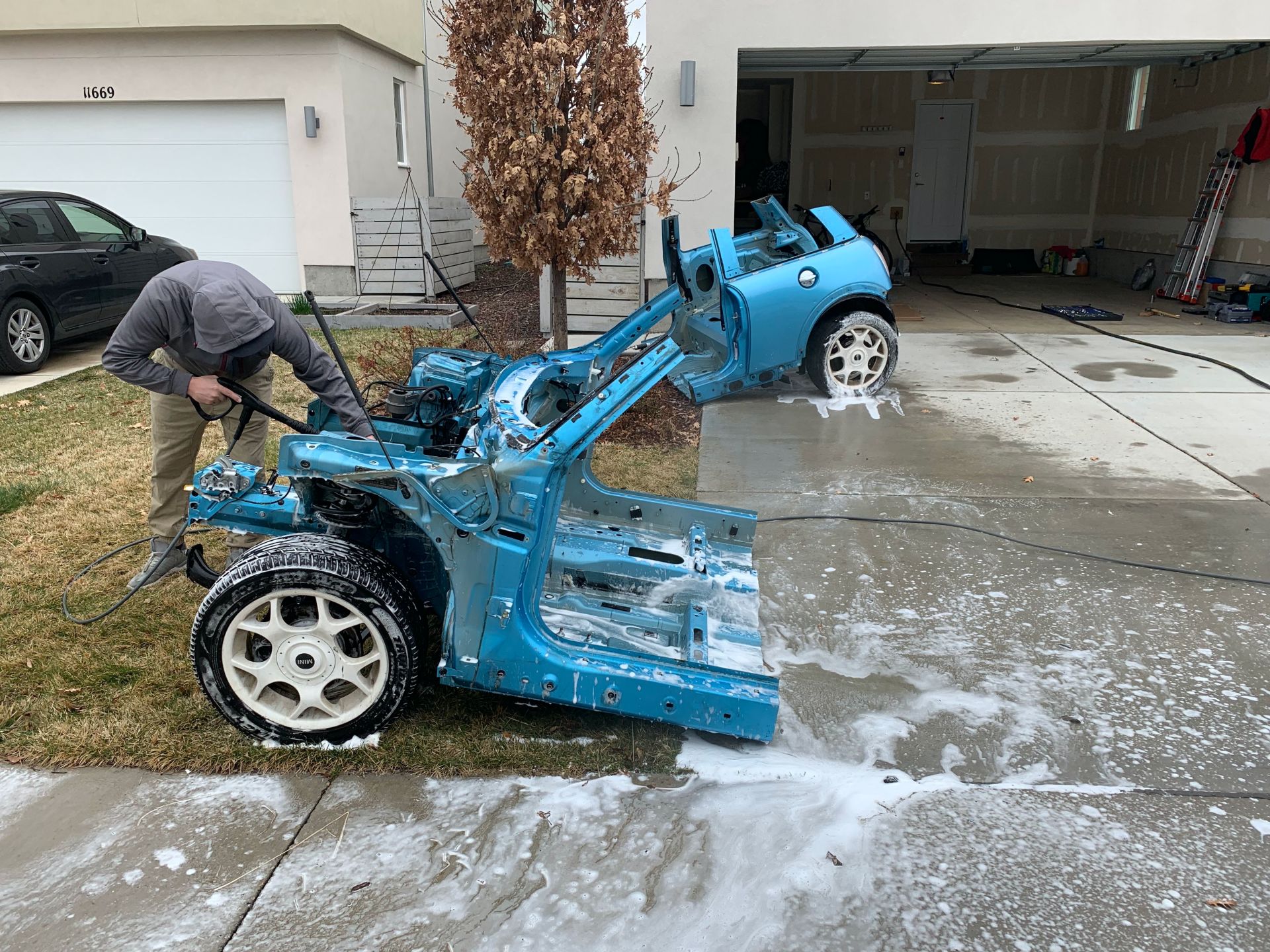 This Guy Turned A MINI Cooper S Into A Racing Simulator For His Basement