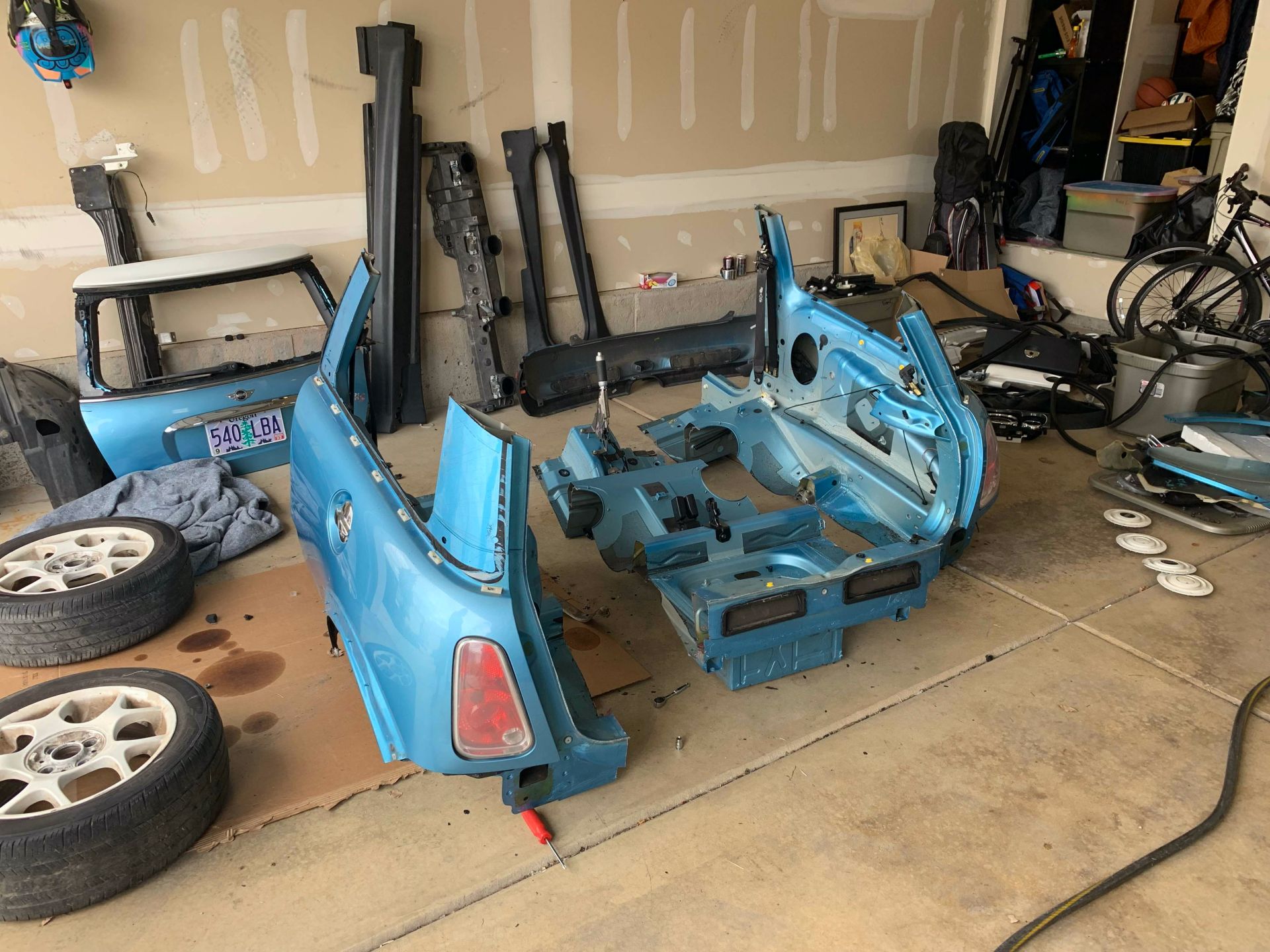 This Guy Turned A MINI Cooper S Into A Racing Simulator For His Basement