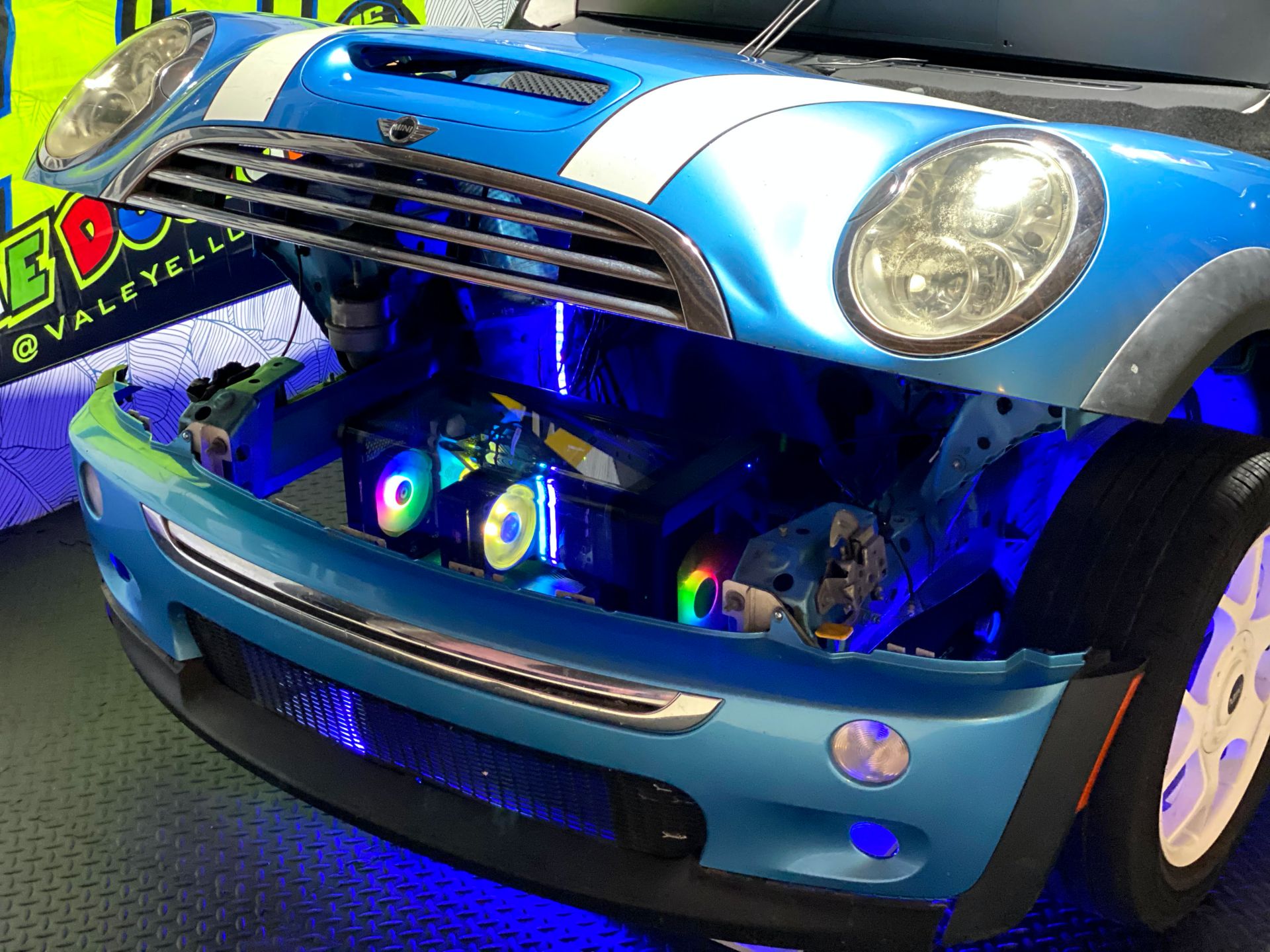 This Guy Turned A MINI Cooper S Into A Racing Simulator For His Basement