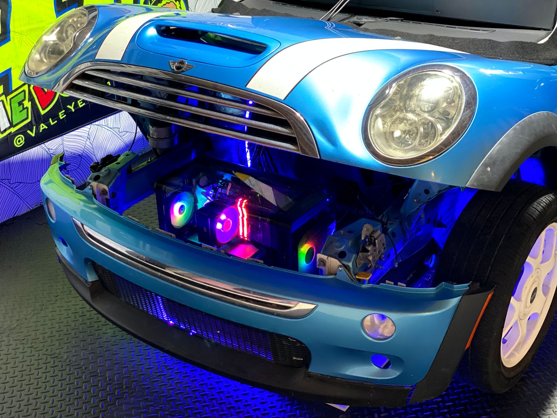 This Guy Turned A MINI Cooper S Into A Racing Simulator For His Basement