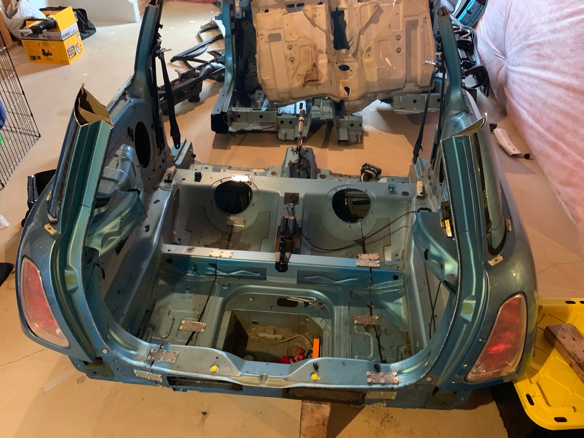 This Guy Turned A MINI Cooper S Into A Racing Simulator For His Basement