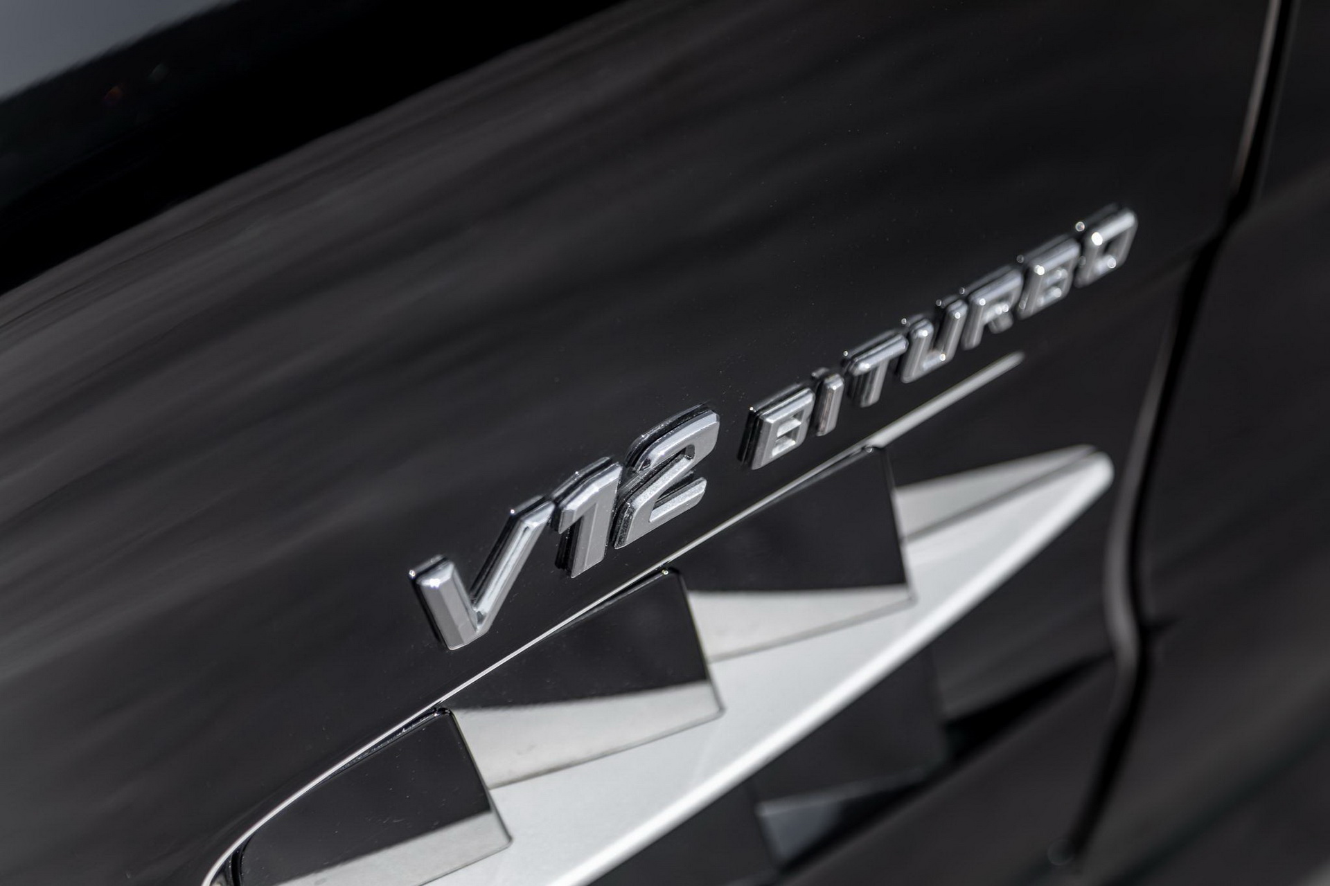 Brabus Mercedes SL600 Has Lorinser Bits, 12 Cylinders And Six Exhaust Pipes