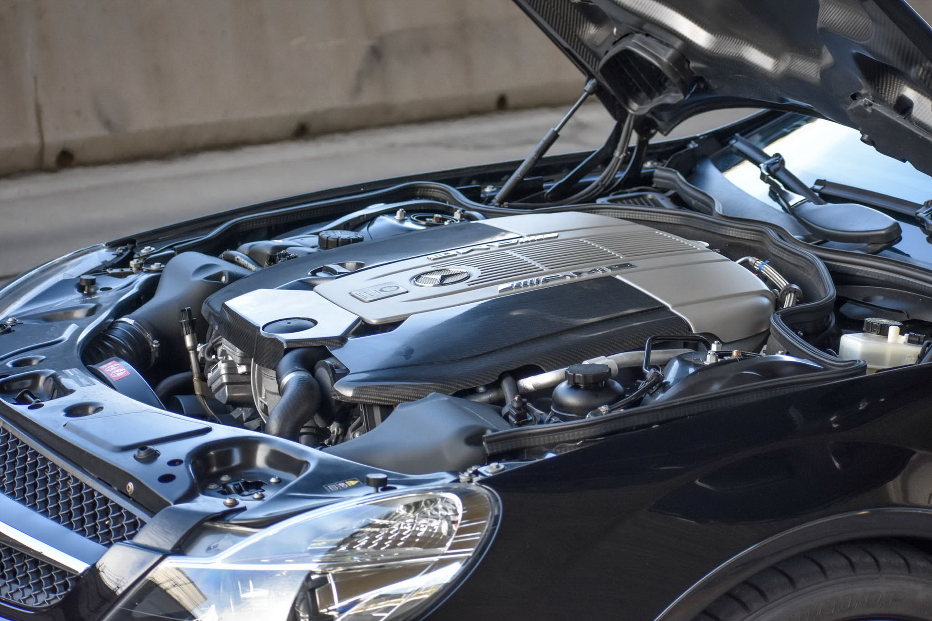 Want To Play Hardcore? Try This 2009 Mercedes-Benz SL65 AMG Black Series