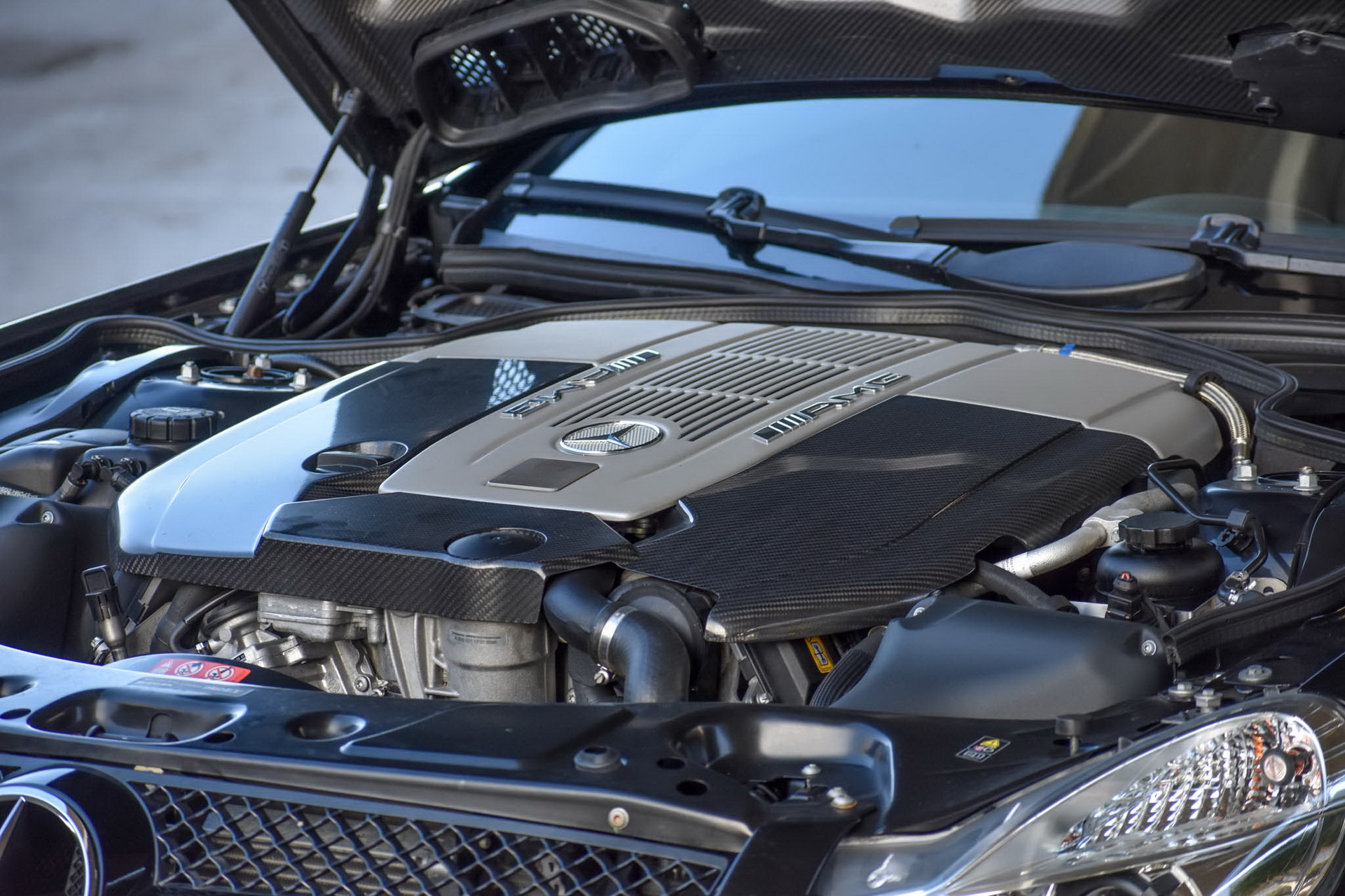 Want To Play Hardcore? Try This 2009 Mercedes-Benz SL65 AMG Black Series