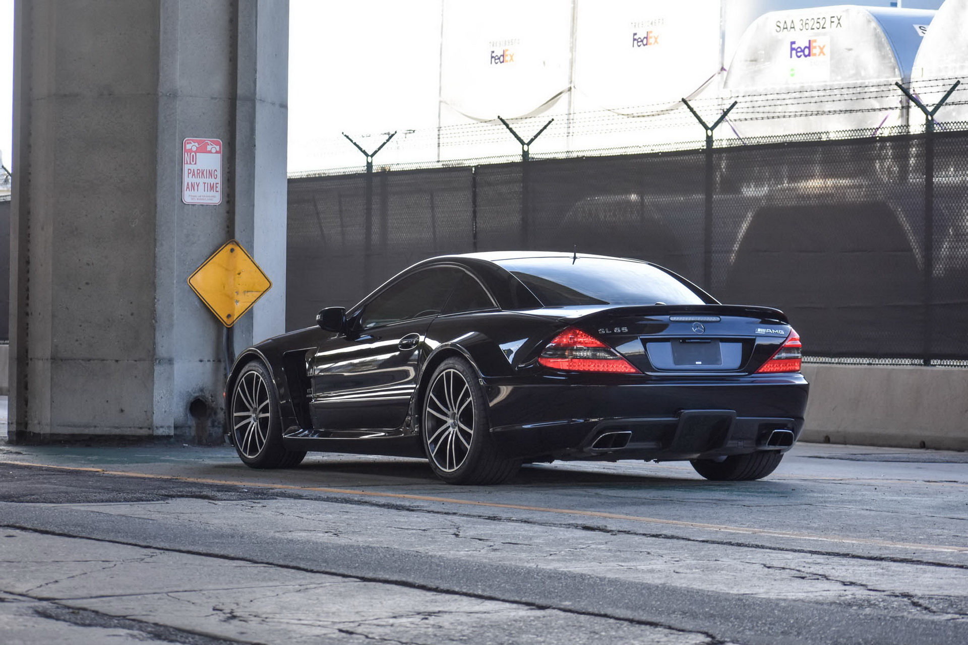 Want To Play Hardcore? Try This 2009 Mercedes-Benz SL65 AMG Black Series