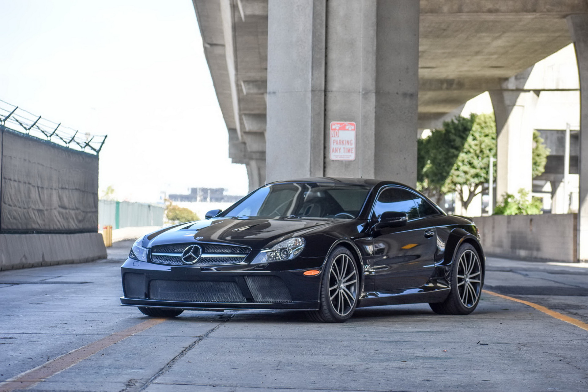 Want To Play Hardcore? Try This 2009 Mercedes-Benz SL65 AMG Black Series