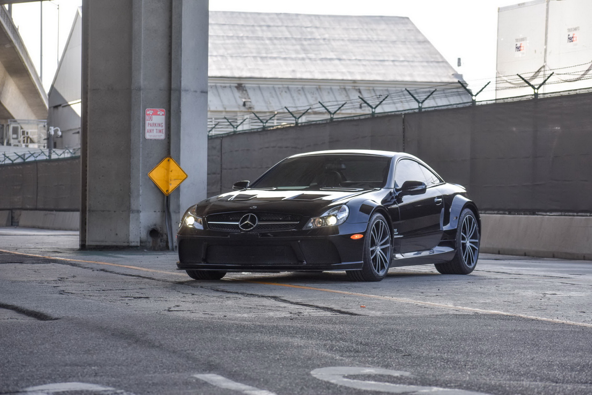 Want To Play Hardcore? Try This 2009 Mercedes-Benz SL65 AMG Black Series